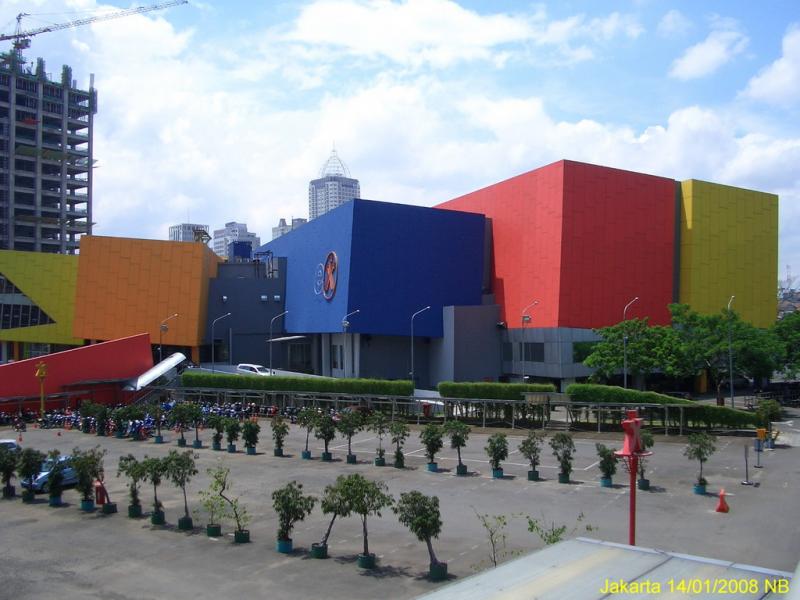 Entertainment X’nter (eX) Mall (Sumber: http://microchem.co.id/)