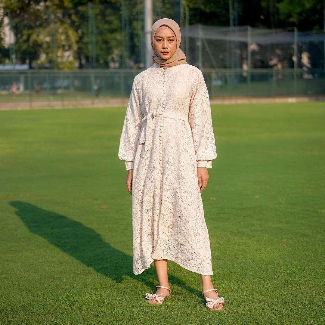 Nona Lace Dress in White (Dok. Nona)