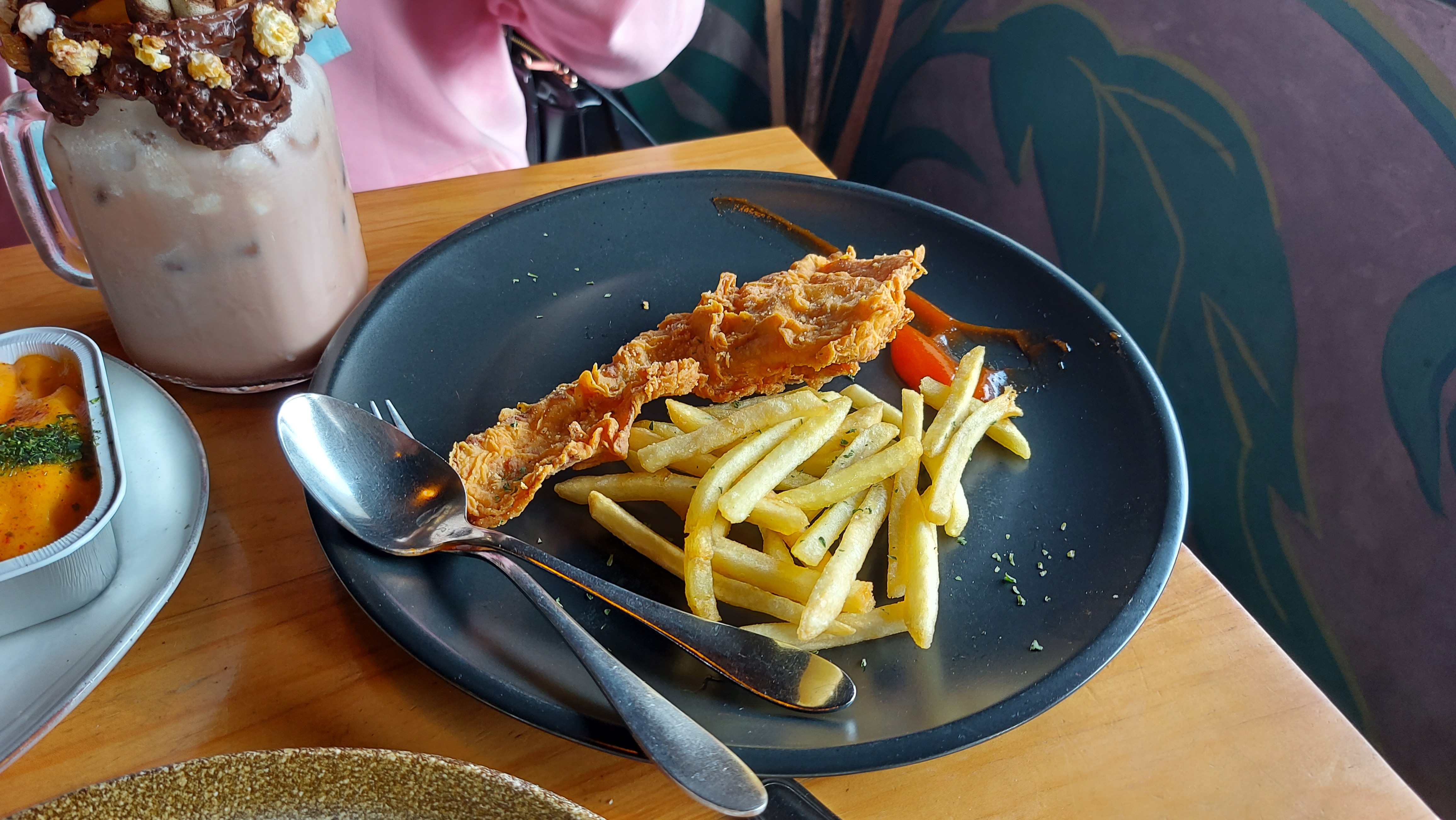 Menu chicken strip di resto Hakuna Matata (dok: Hypeabis/Rezha Hadyan)