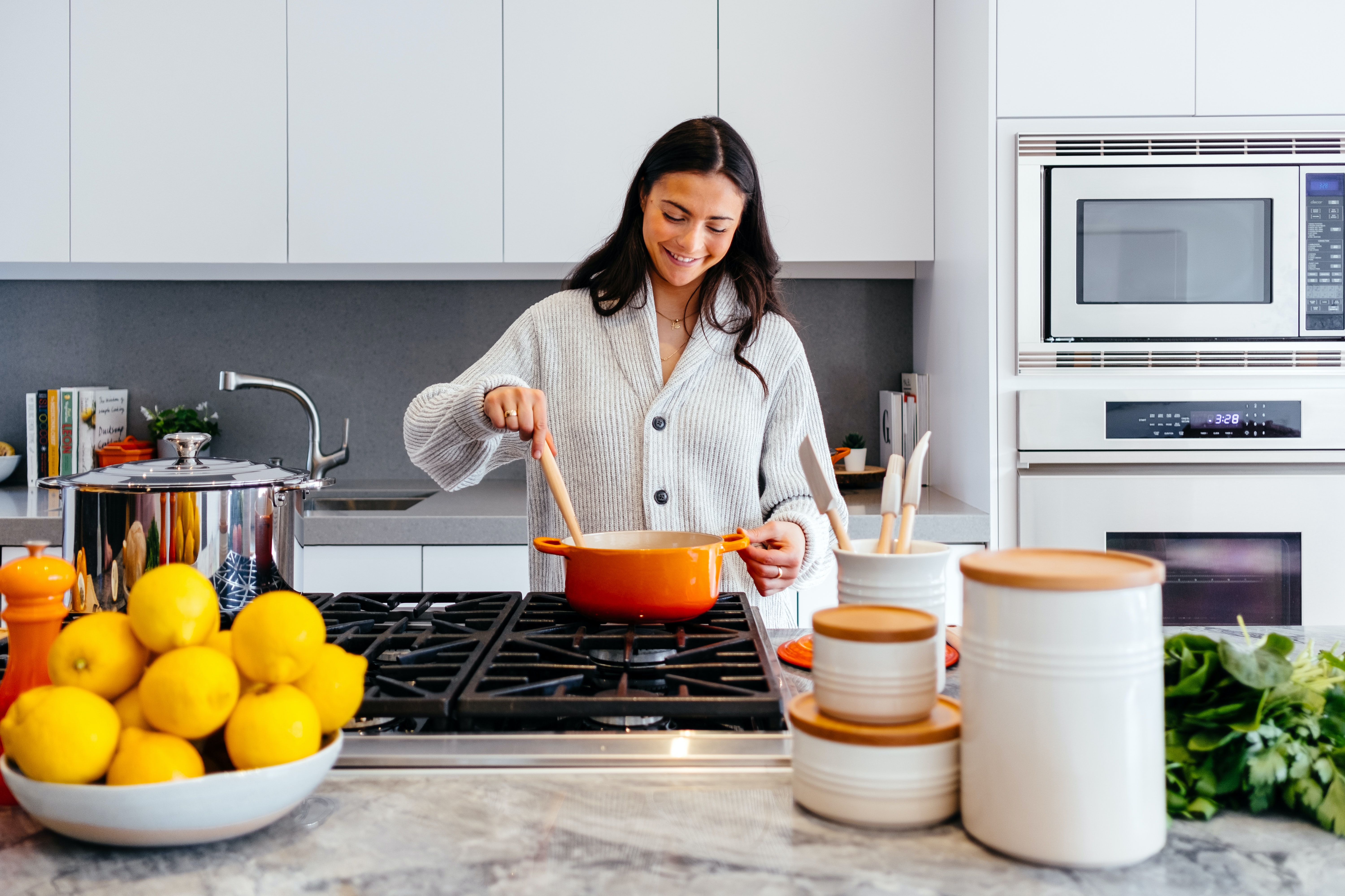 Ilustrasi memasak (dok: Unsplash/Jason Briscoe) Ilustrasi memasak (dok: Unsplash/Jason Briscoe)