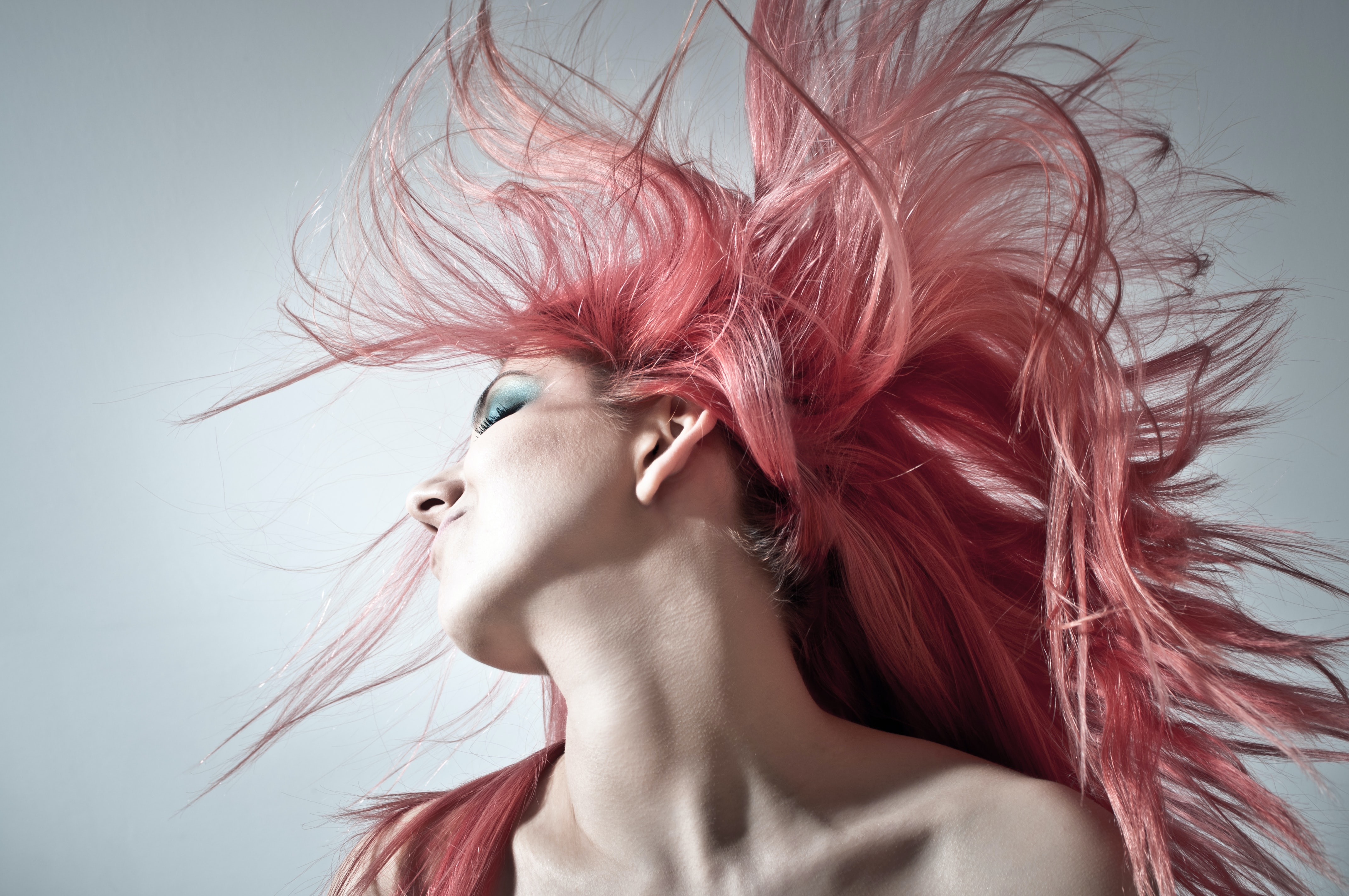 Ilustrasi rambut yang diwarnai (dok: Unsplash/George Bohunicky) Ilustrasi rambut yang diwarnai (dok: Unsplash/George Bohunicky)