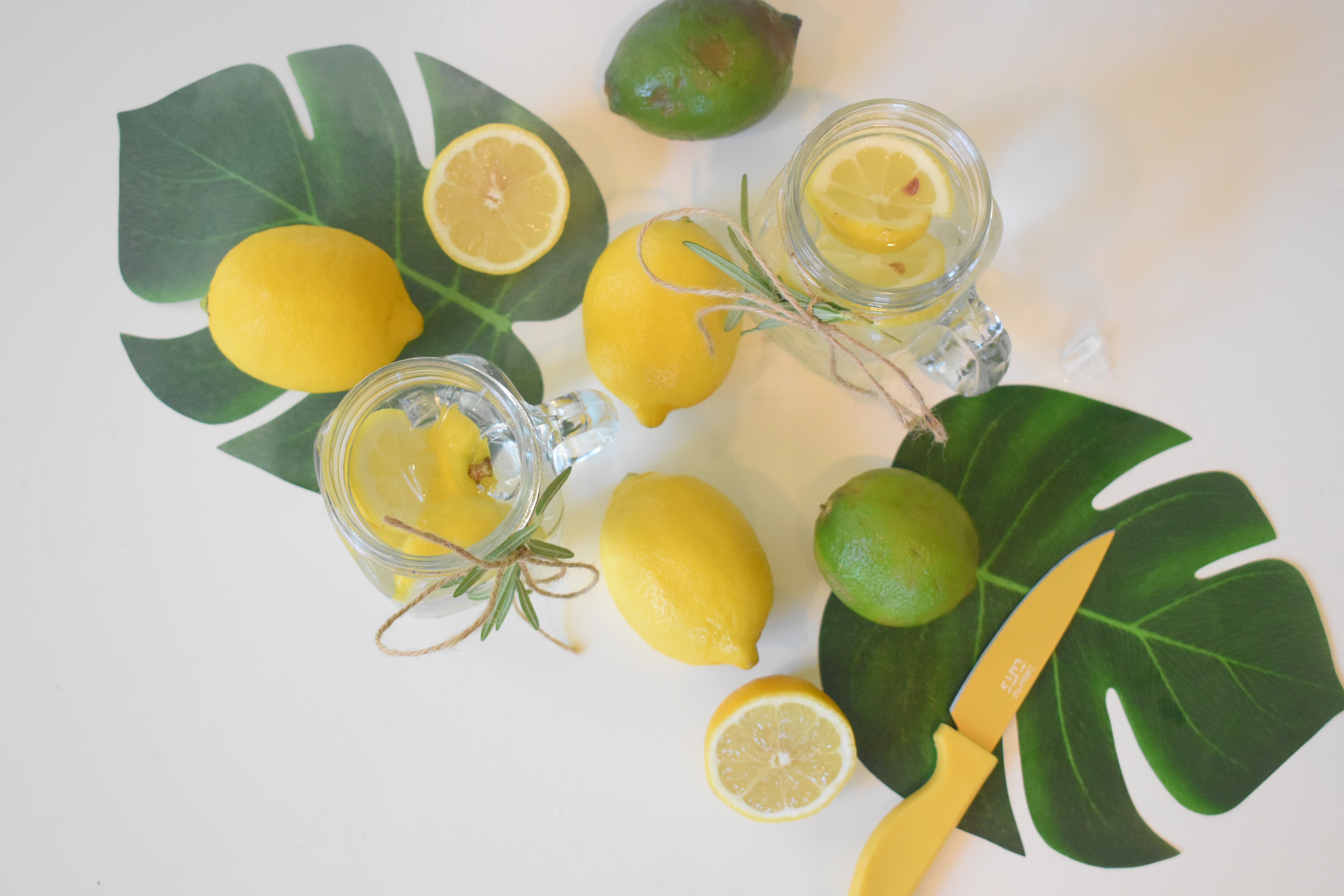 Ilustrasi air lemon. (Dok. Mariah Hewines dari Unsplash)