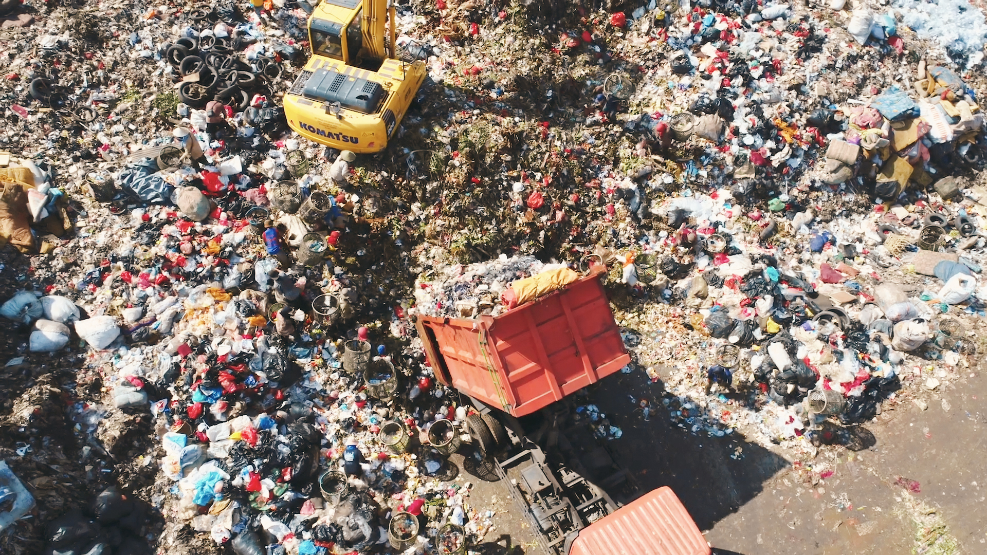 sumber gambar: still foto Pulau Plastik