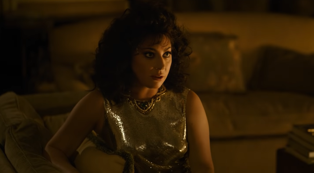 Lady Gaga tampil dengan gaya 1980-an. (Dok. Youtube, MGM)