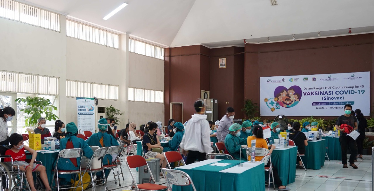 Vaksinasi Covid-19 oleh VCiputra Grup