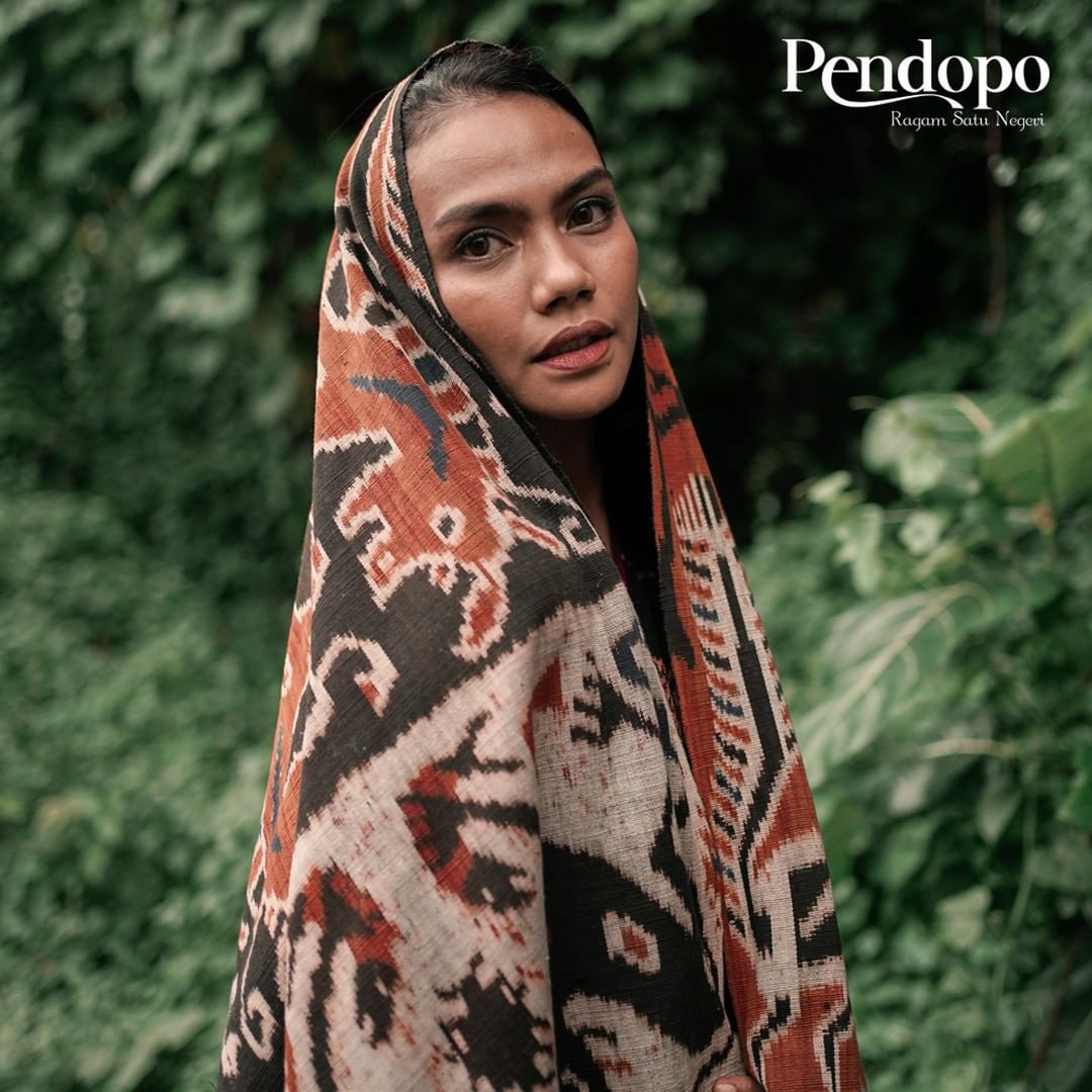 Masyarakat Sumba menjadikan motif pada kain tenun sebagai sarana untuk menuang gagasan, ide, serta pemikiran mereka. (Dok. Pendopo)