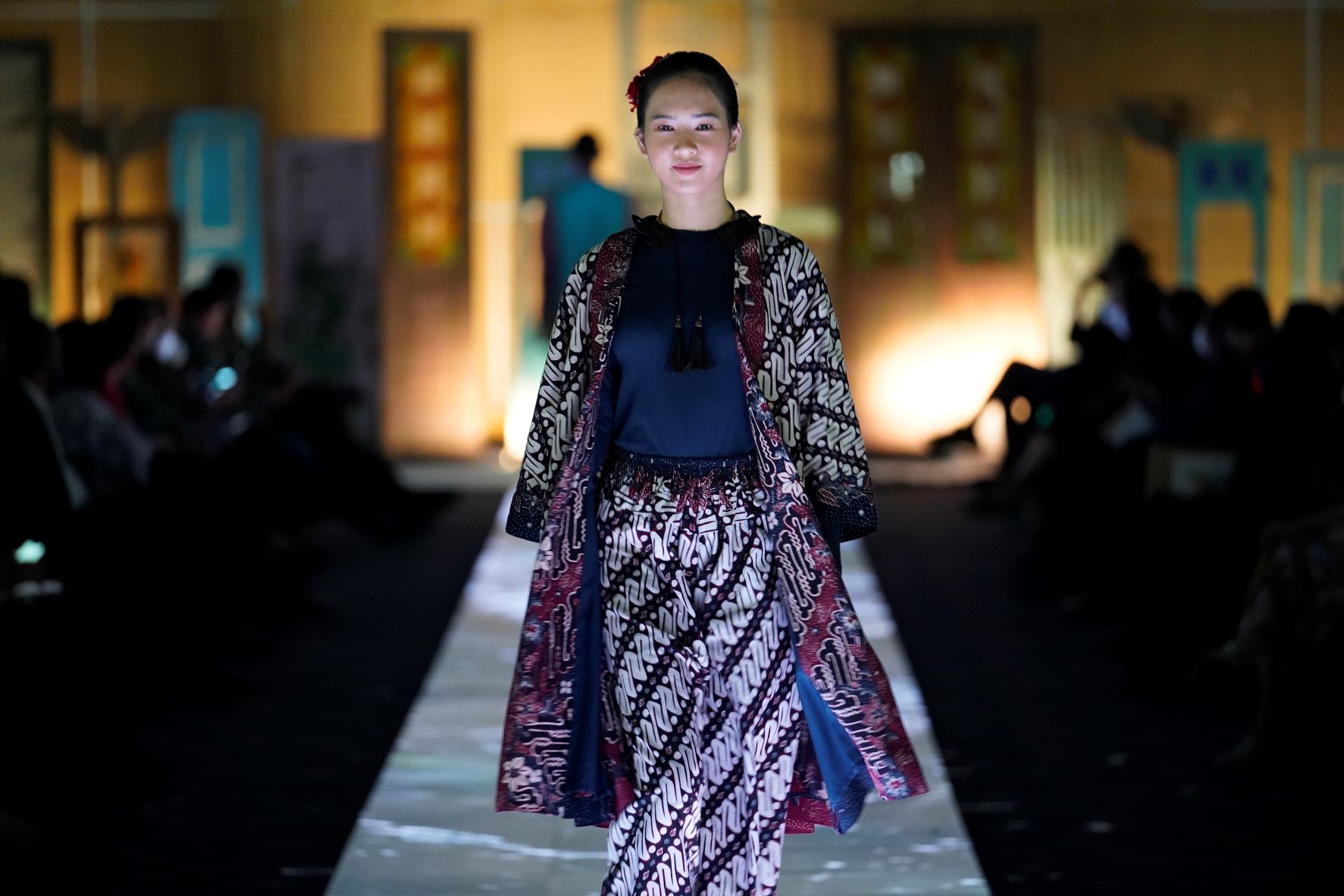 Kebaya dengan bahan batik Tasik. (Dok. Lakon Indonesia)
