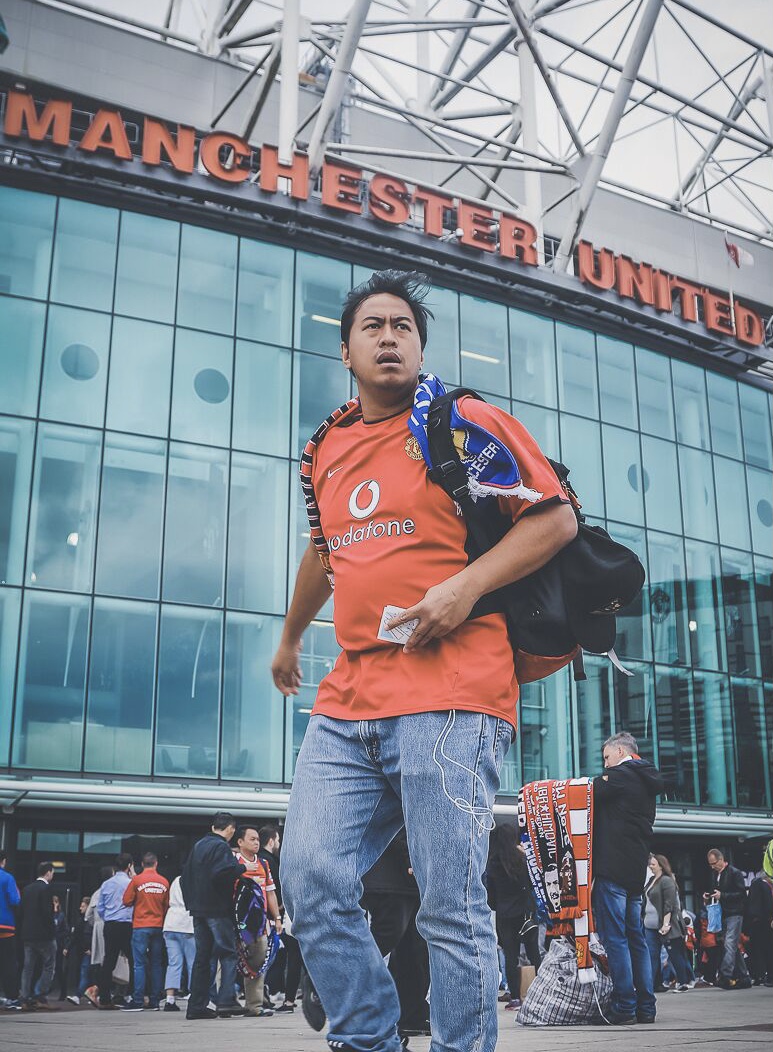 Pandji saat bertandang ke kandang Manchester United di Old Trafford (dok. Pandji Pragiwaksono)