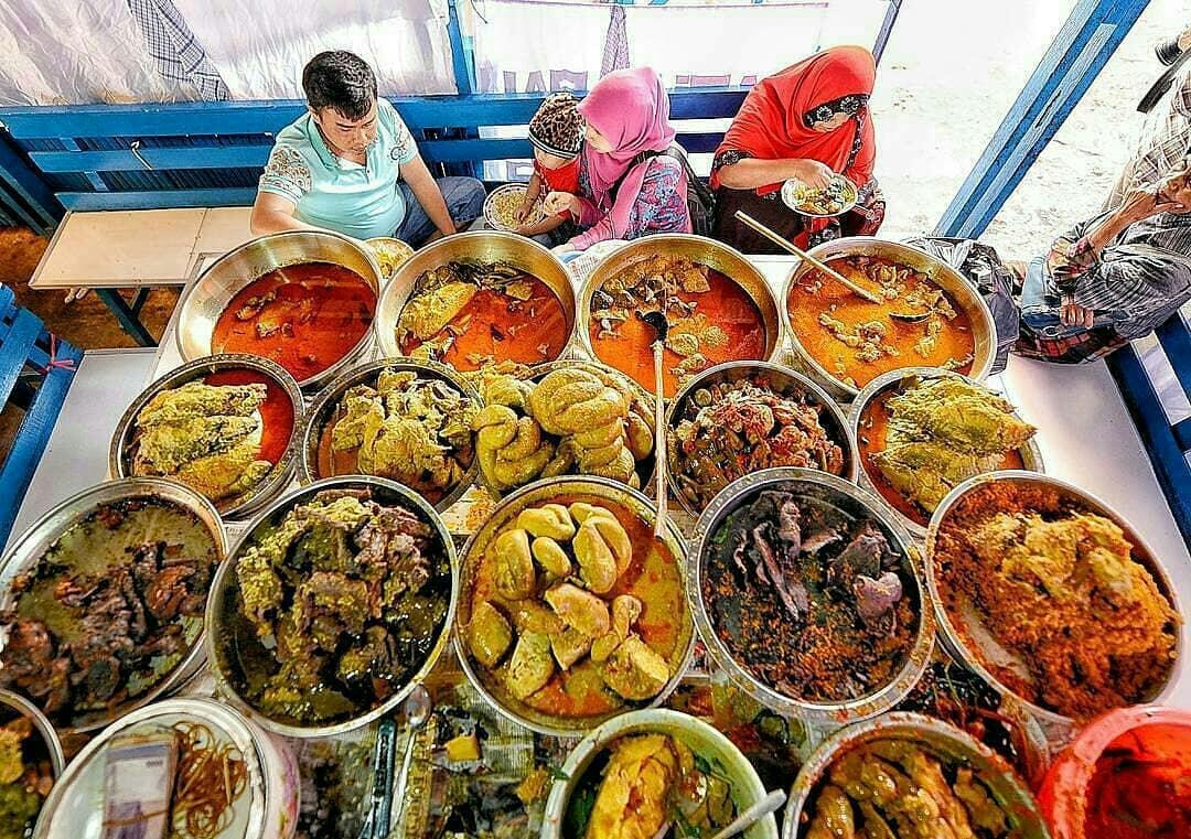 Penyajian Nasi Kapau (Dok. Saribundo)