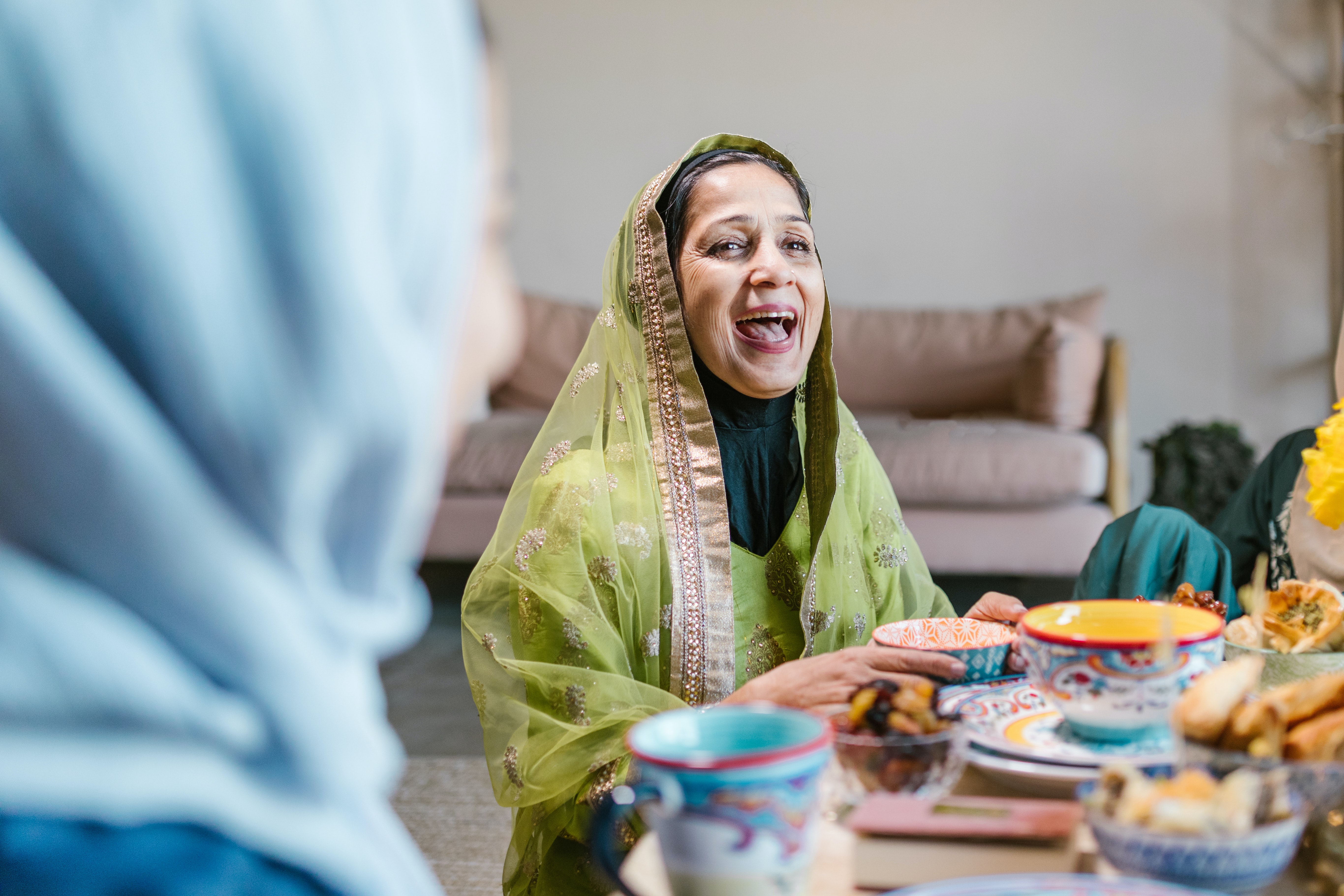 Buka puasa dan sahur di rumah lebih aman di masa pandemi seperti saat ini (Sumber gambar: RODNAE Production/Pexels)