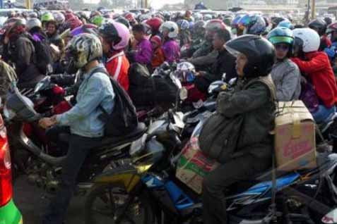 Antrean mudik dengan sepeda motor/JIBI