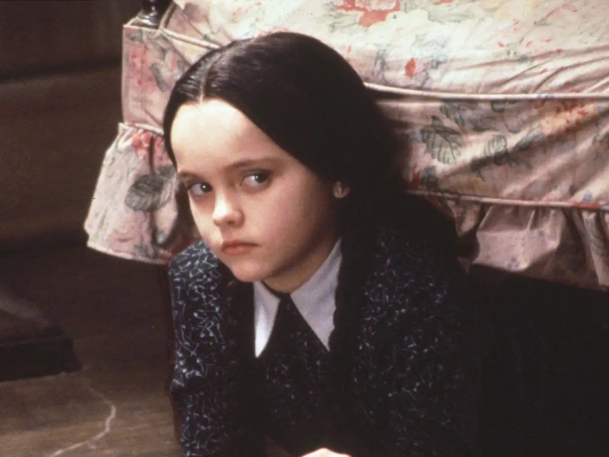 Christina Ricci memerankan karakter Wednesday Addams di film The Addams Family (1991) (Sumber gambar: Paramount Pictures)