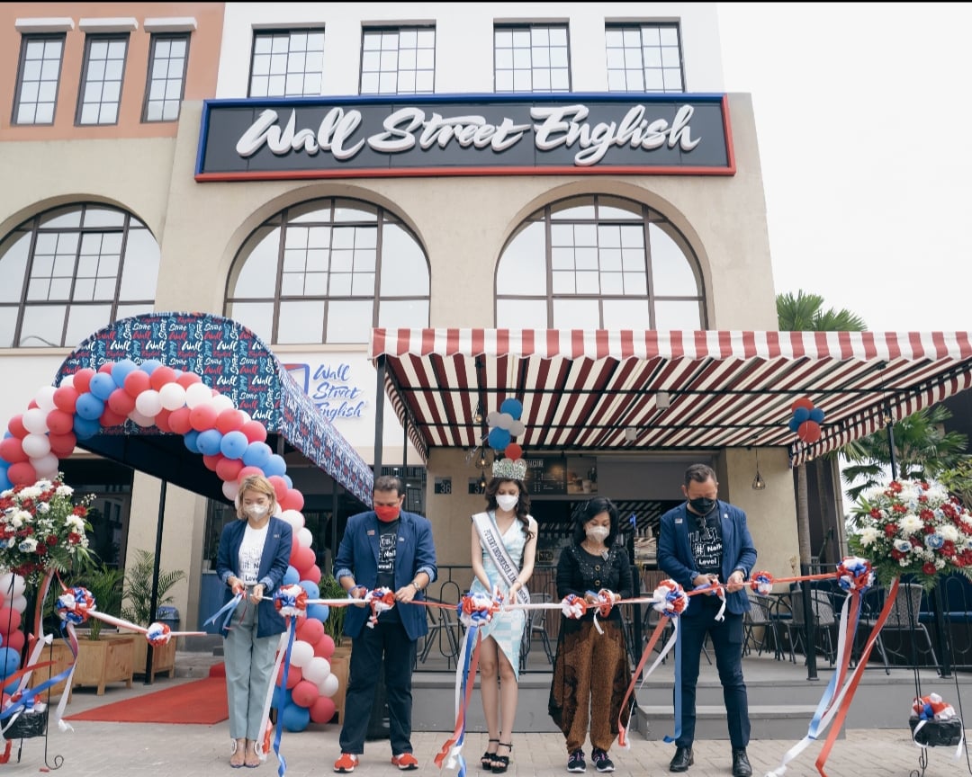 (Kiri kanan): Felicia Tanditono (direktur), Kish Gill (Direktur utama), Cindy May MC Guire (Puteri indonesia Lingkungan 2022), Anny Rosita Widjaya (Komisaris) , David Siura (National General Manager) sumber gambar :WSE