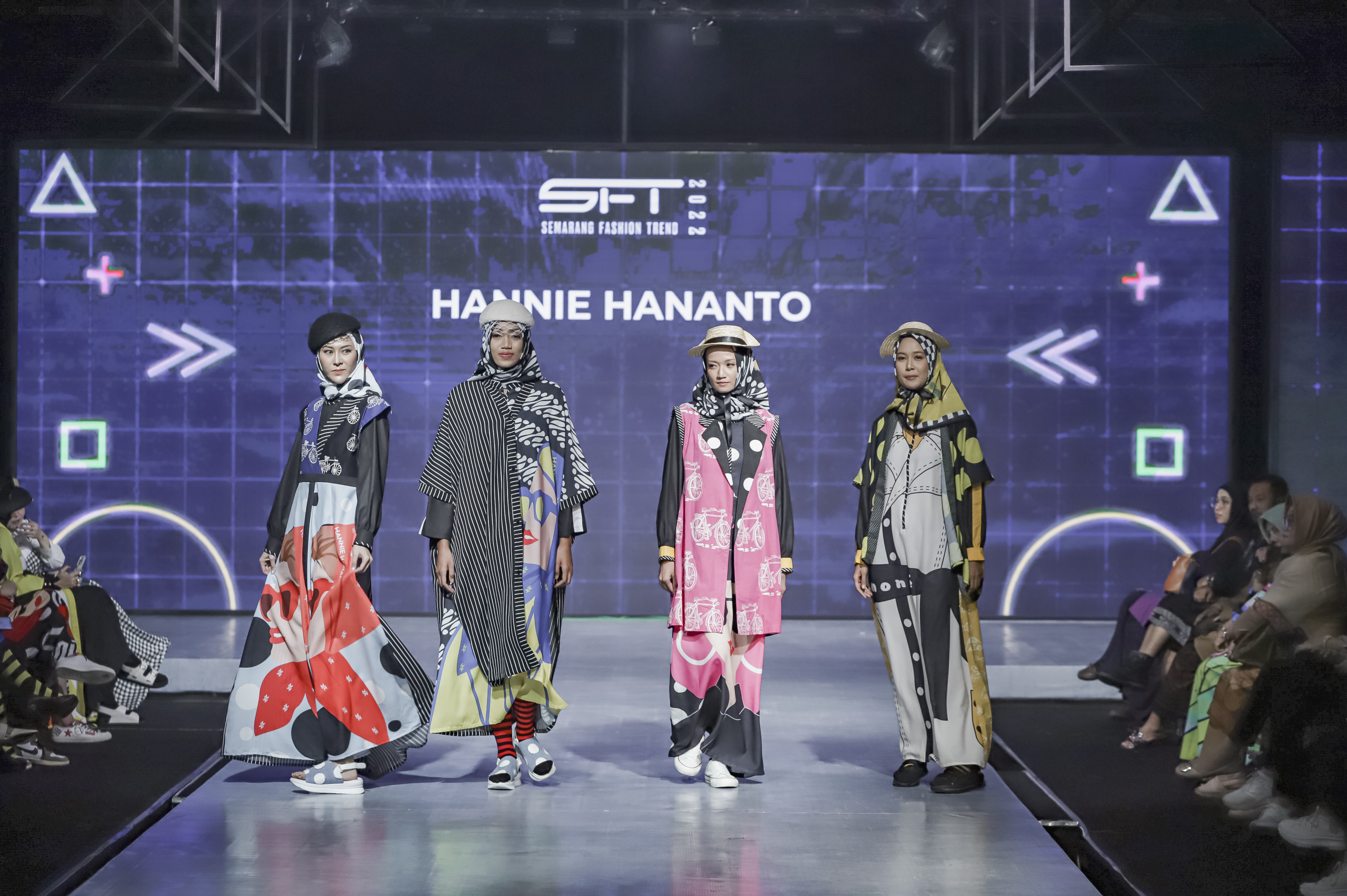 Beberapa koleksi busana di Semarang Fashion Trend 2022 (Sumber gambar: Indonesian Fashion Chamber)