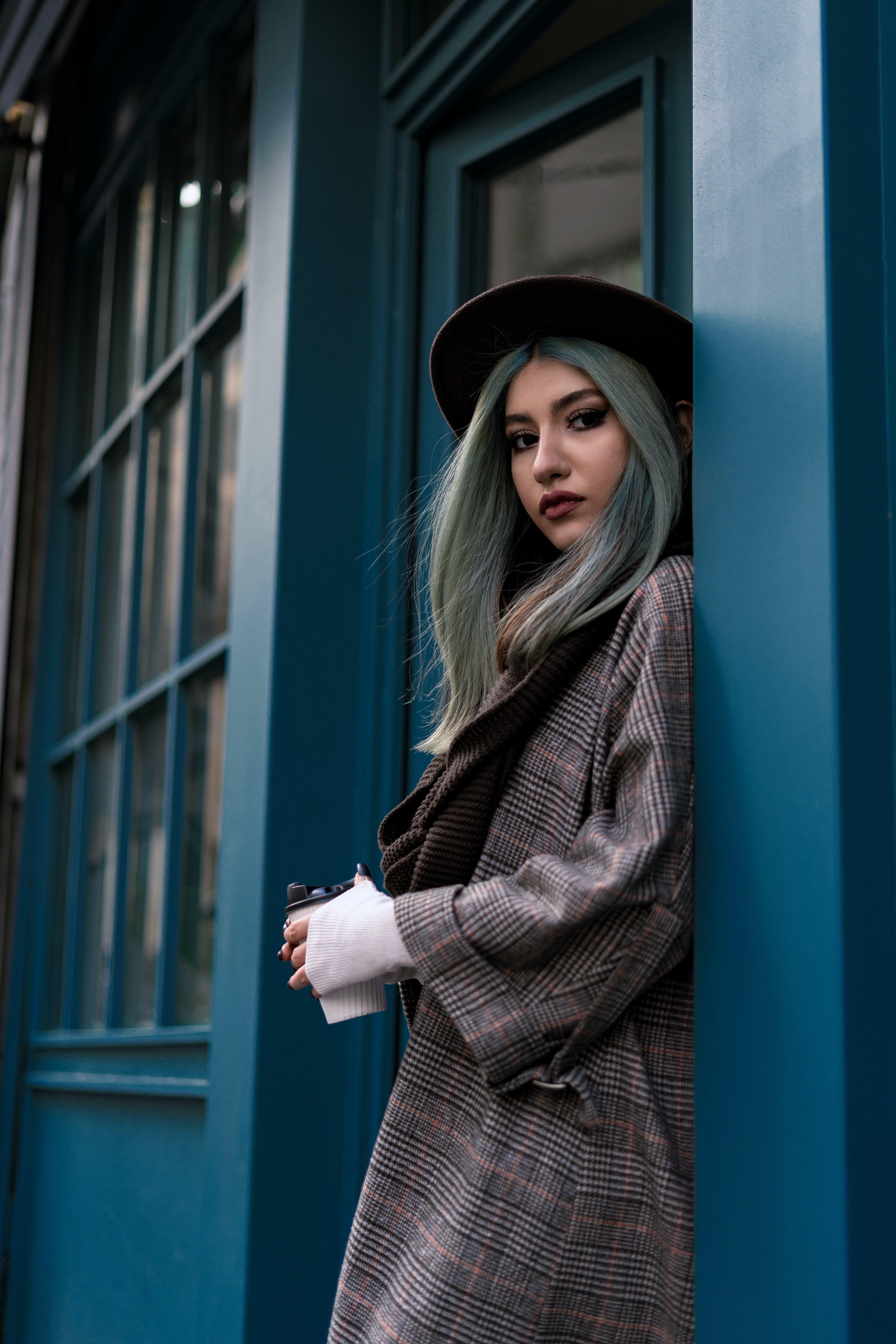 Long blazer(Sumber gambar: Erfan Moghadm/Pexels)