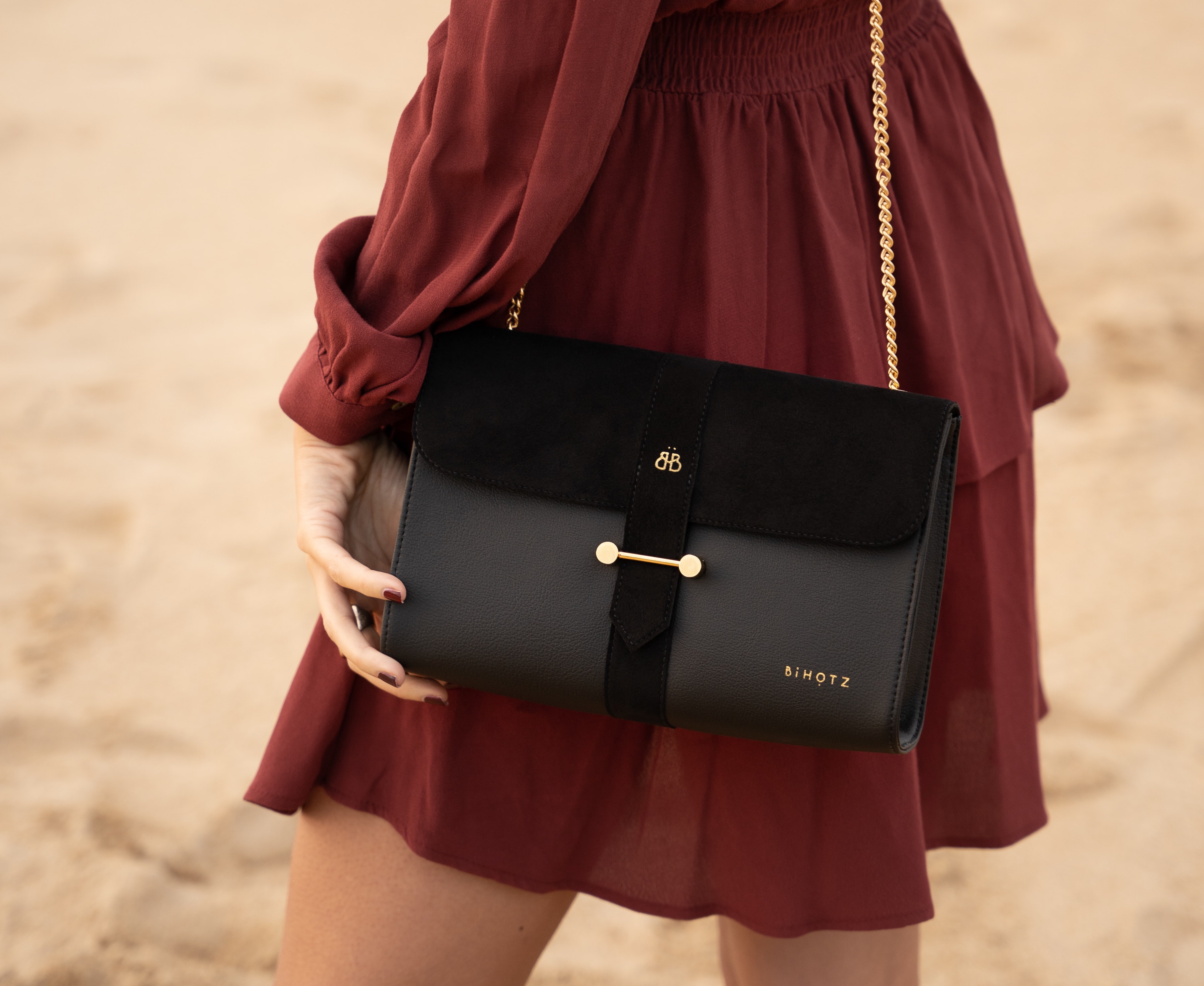 Flap bag (Sumber gambar: Martin Blanquer/Unsplash)