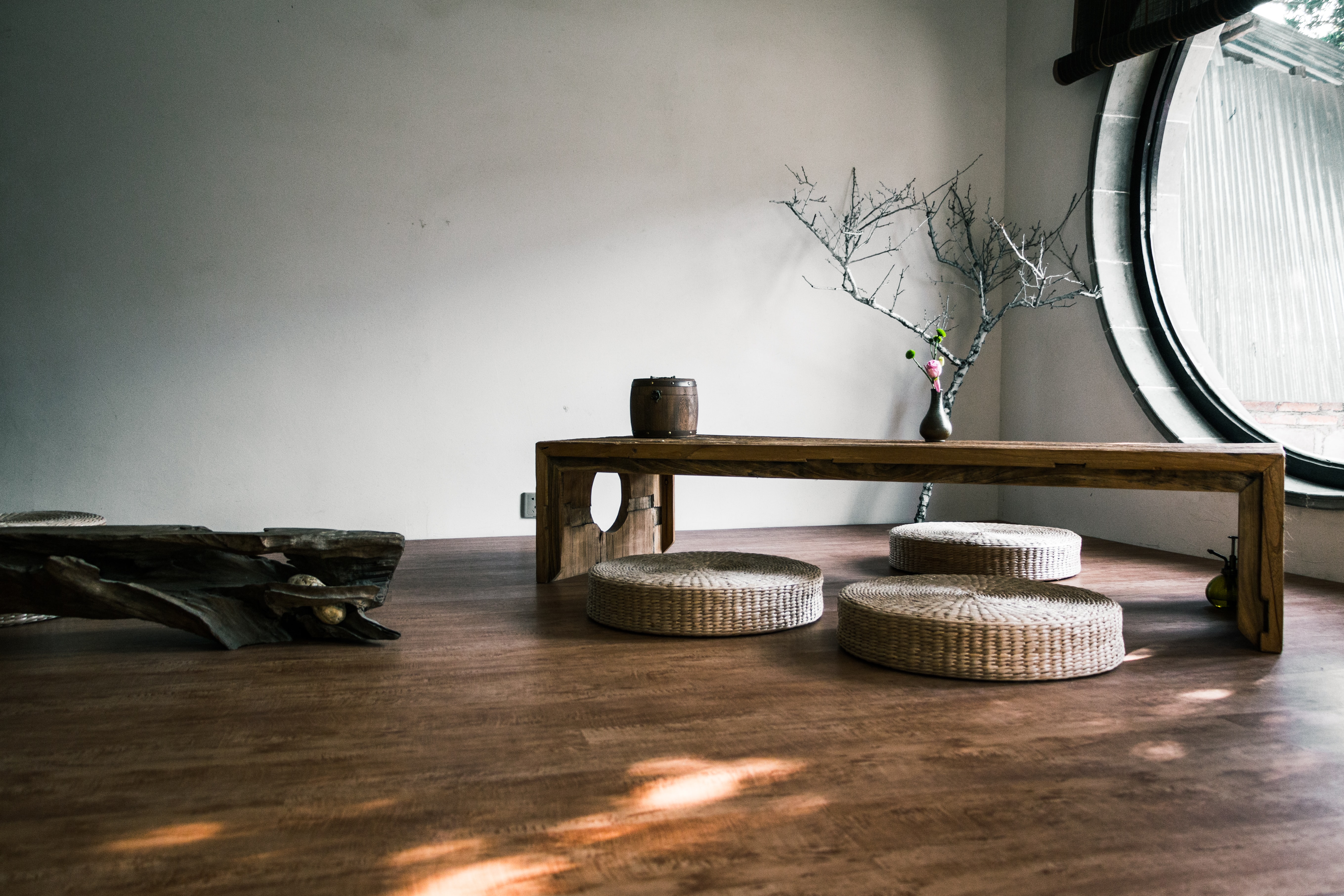 Ilustrasi interior (sumber Unsplash/Daniel Chen)