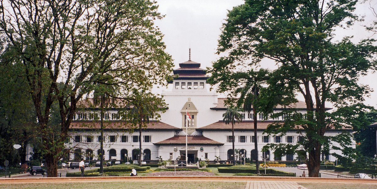 Gedung Sate (Sumber Gambar Disperkim Jabar)