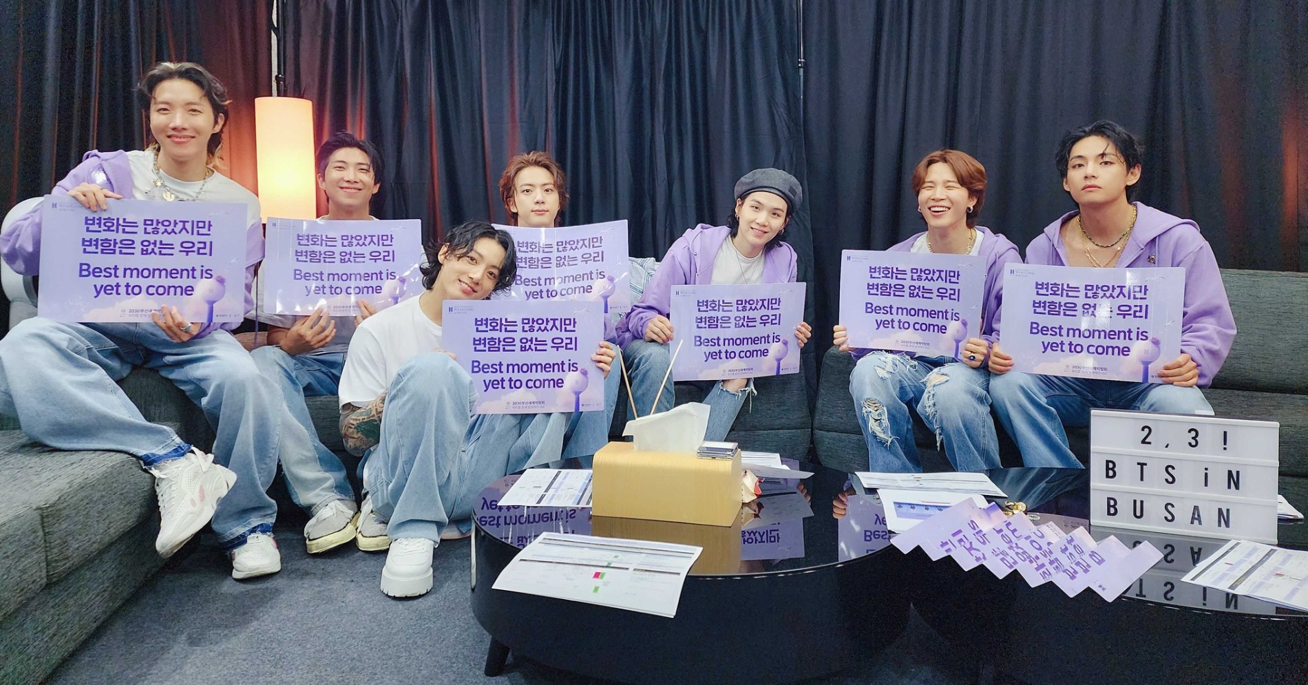 BTS usai tampil di konser Yet to Come di Busan (sumber gambar : Twitter/BTS)