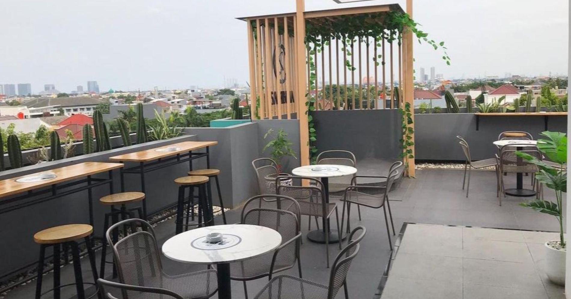 ilustrasi suasana cafe rooftop (sumber gambar  : Sambina by Danapati)