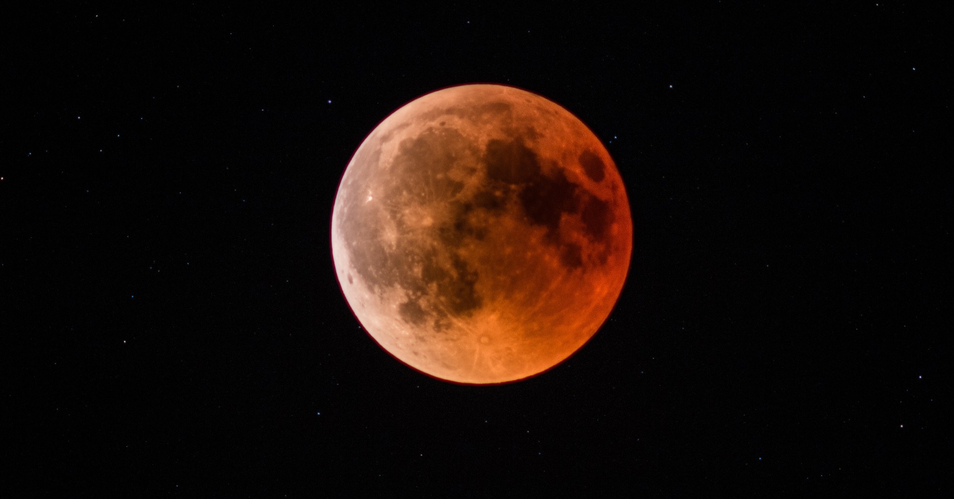 Ilustrasi gerhana bulan (Sumber gambar: Gaetan Othenin Girard/Unsplash)