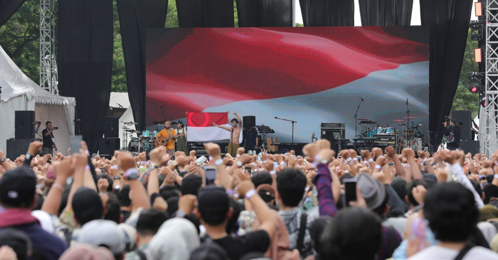 Penonton Fourtwnty di panggung Soundsfest 2022 (Sumber gambar: Hypeabis.id/Himawan L Nugraha) 