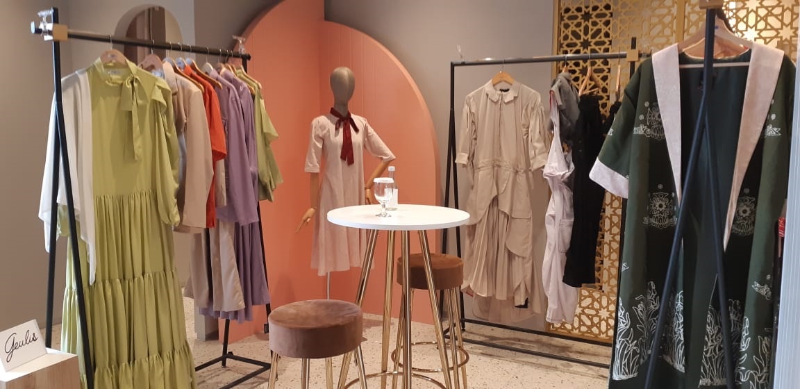 Koleksi fesyen berbahan dasar serat rayon. (Sumber gambar: Hypeabis.id/ Yudi Supriyanto)