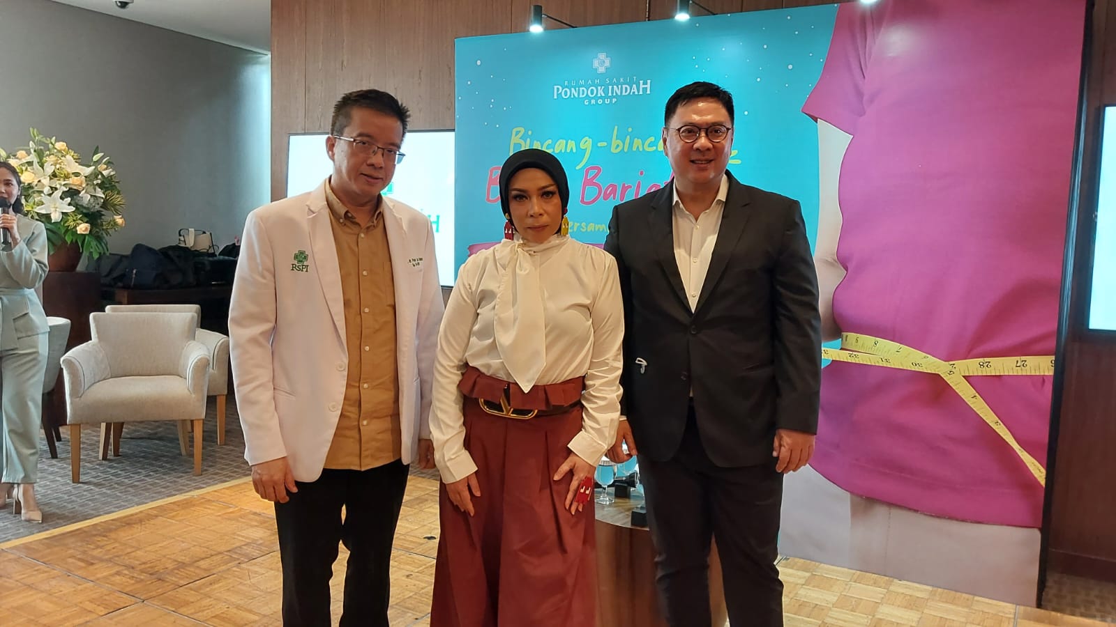Melly Goeslaw (tengah) sukses turunkan berat badan. (Foto : Desyinta Nuraini)