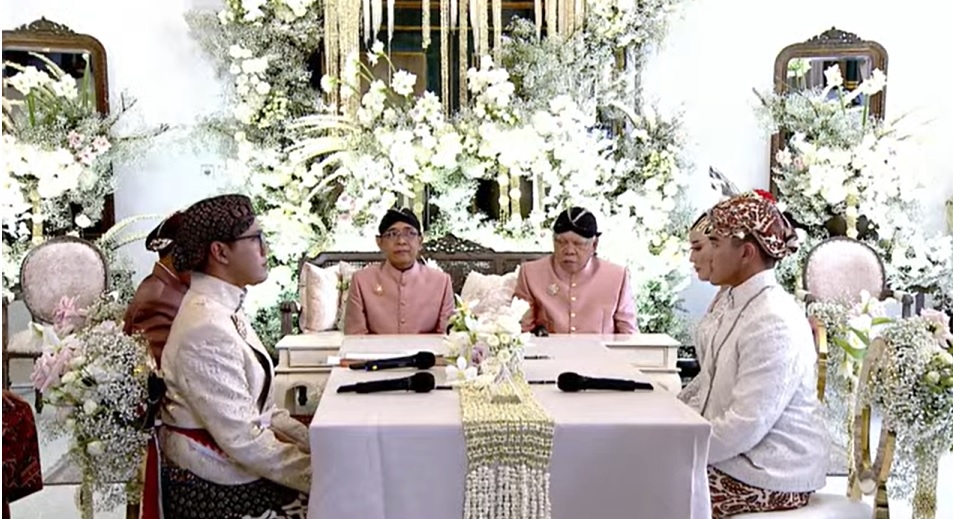 Menteri Pekerjaan Umum dan Perumahan Rakyat (PUPR) Basuki Hadimuljono danMenteri Sekretaris Negara (Mensesneg) Pratikno.   (Sumber gambar : Youtube Presiden Jokowi)