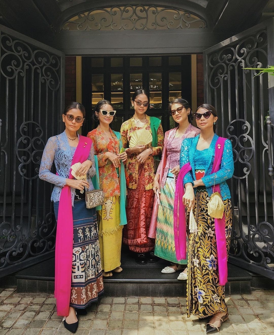 Andien dan beberapa artis lain mengampanyekan kebaya (Sumber gambar: Andien Official Instagram)