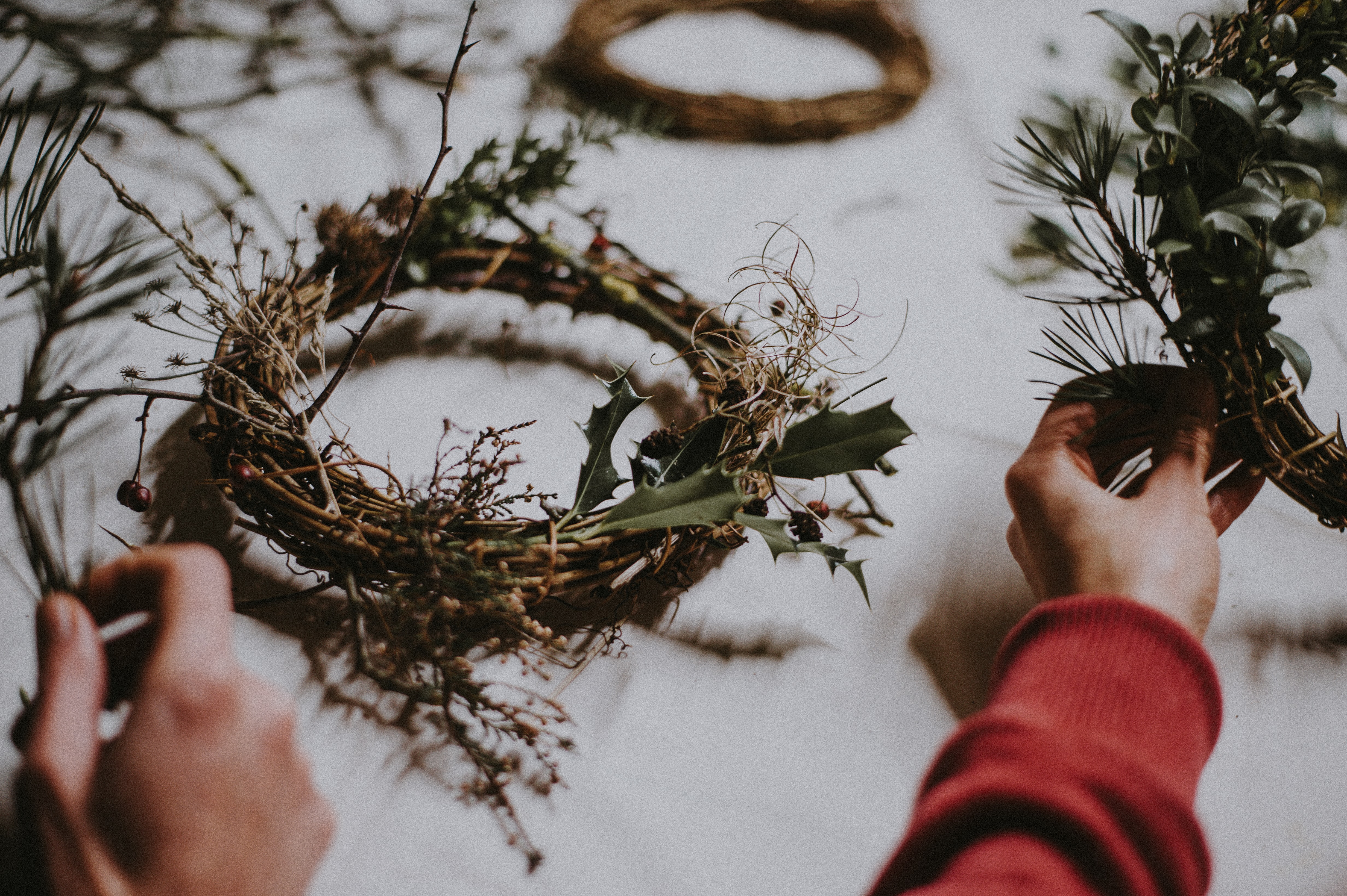 Ilustrasi hiasan wreath untuk Natal. (Sumber gambar: Unsplash)