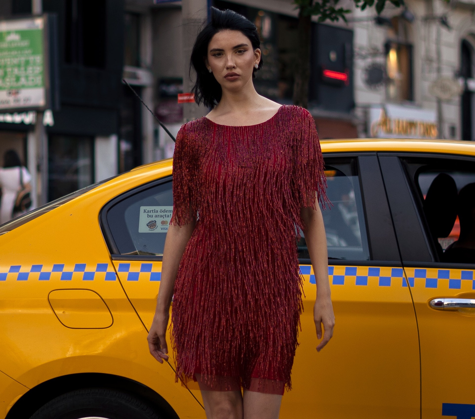 Tessel Sequins Dress (Sumber gambar: Ali Shot/Pexels)
