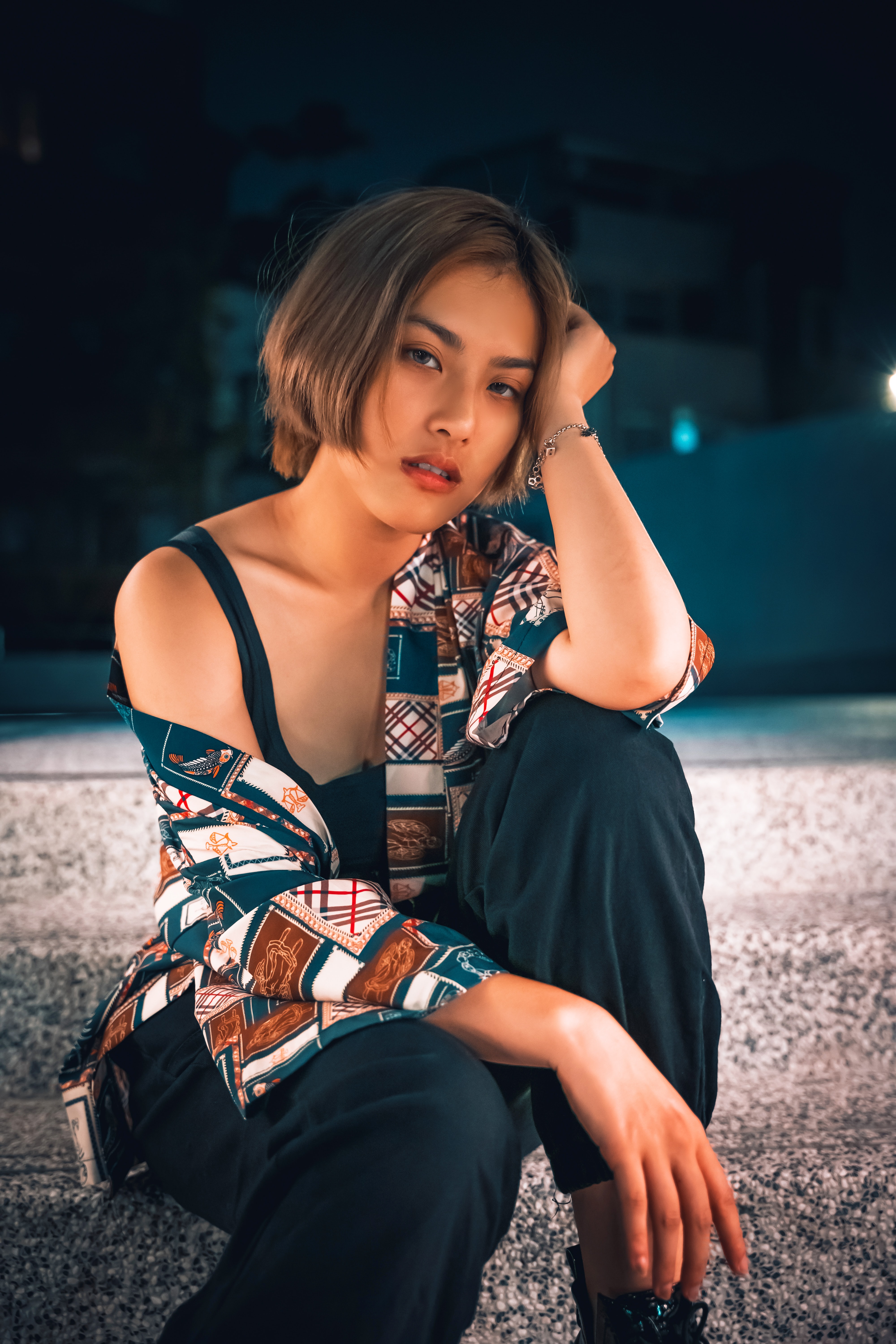 Retro outer (Sumber gambar: Ma Joseph/Unsplash)