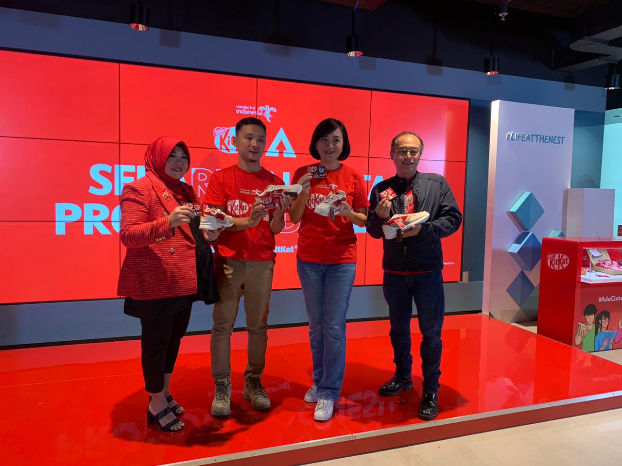 Acara peluncuran Sepatu kolaborasi KitKat dan Aerostreet spesial edisi Valentine (Sumber gambar: Hypeabis.id/Luke Andaresta)