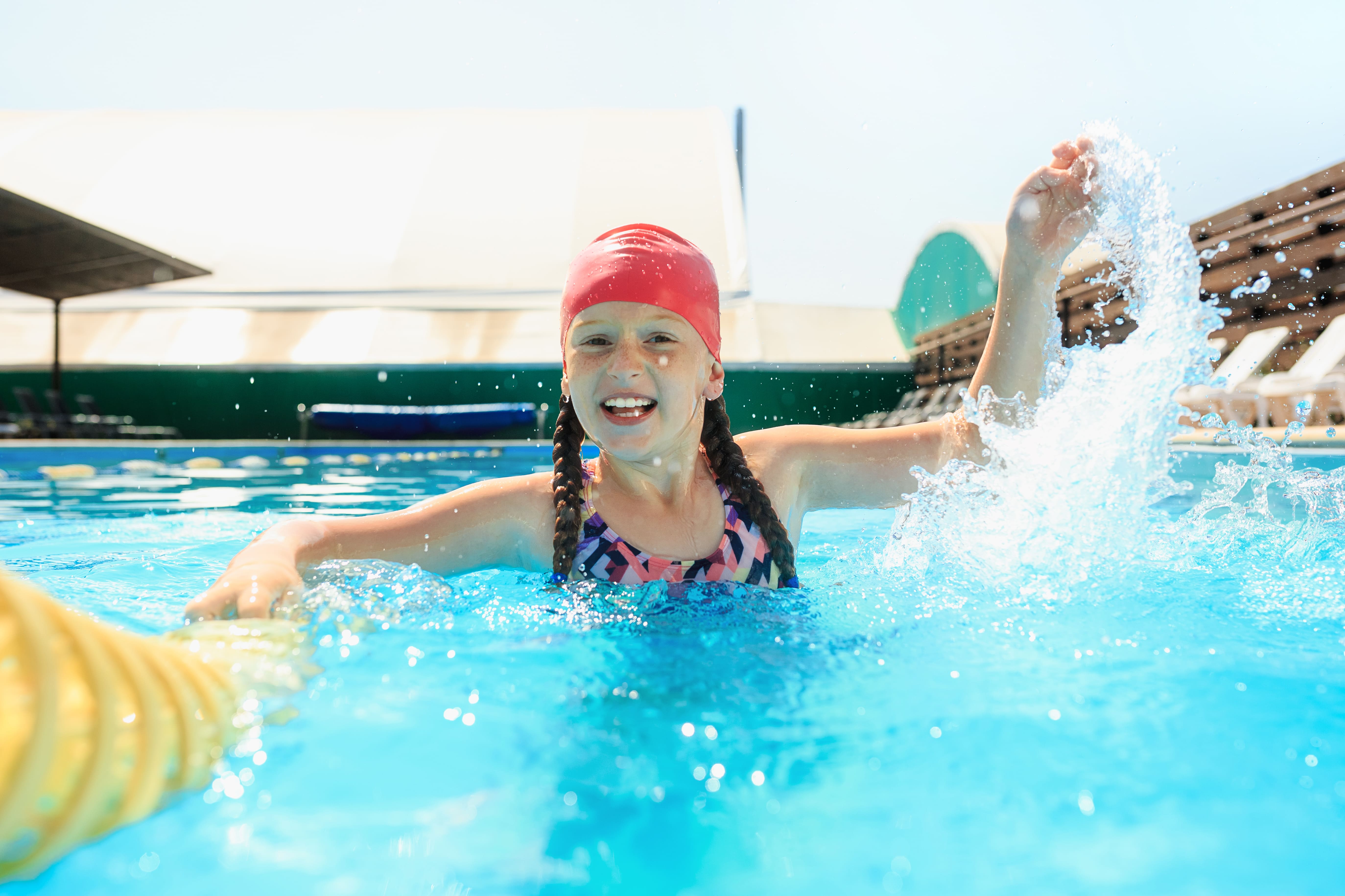 Ilustrasi berenang (Sumber gambar: Freepik)