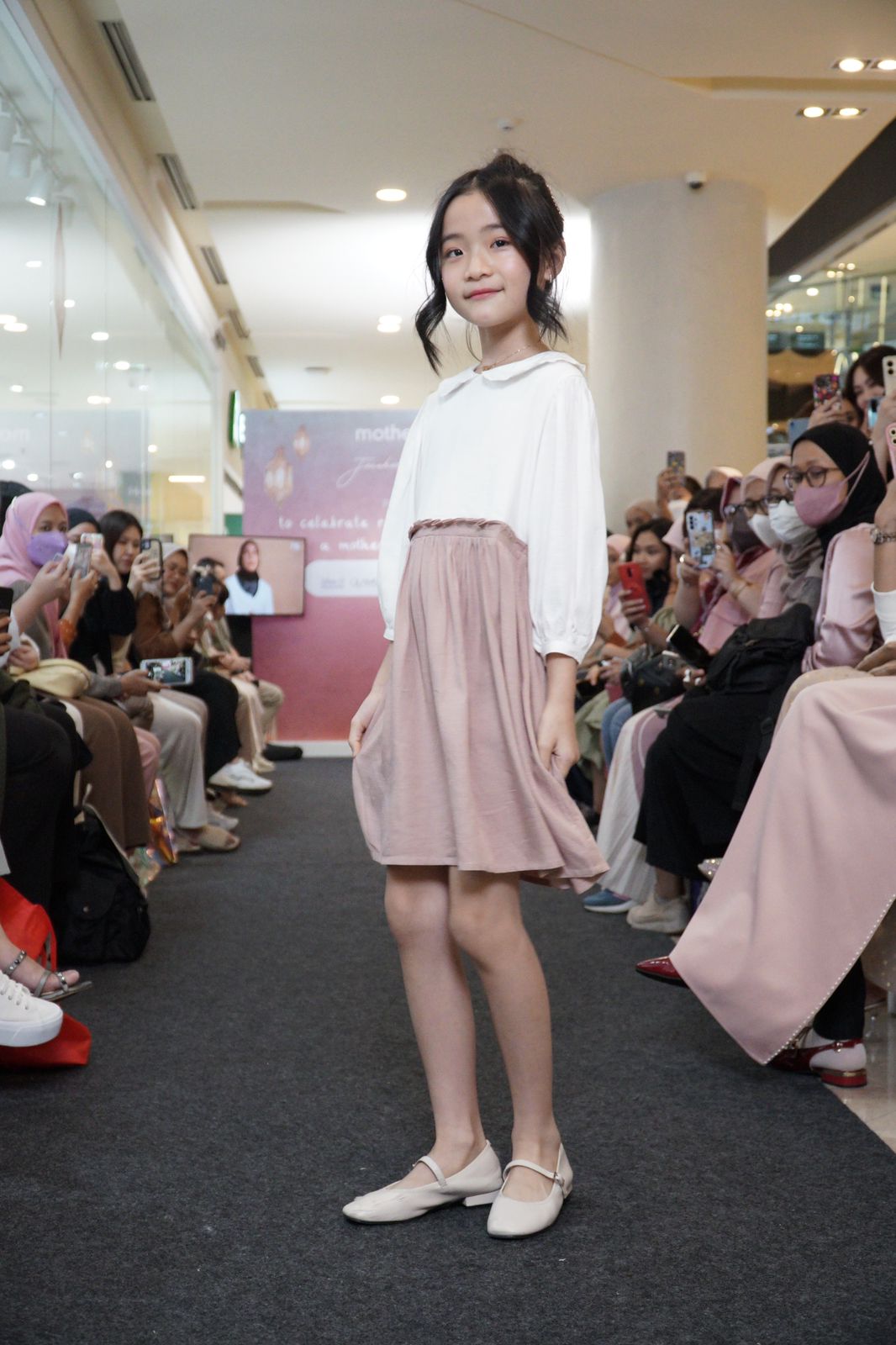 Koleksi Pakaian Anak Edisi Lebaran untuk Perempuan (Sumber Foto: Mothercare Indonesia)