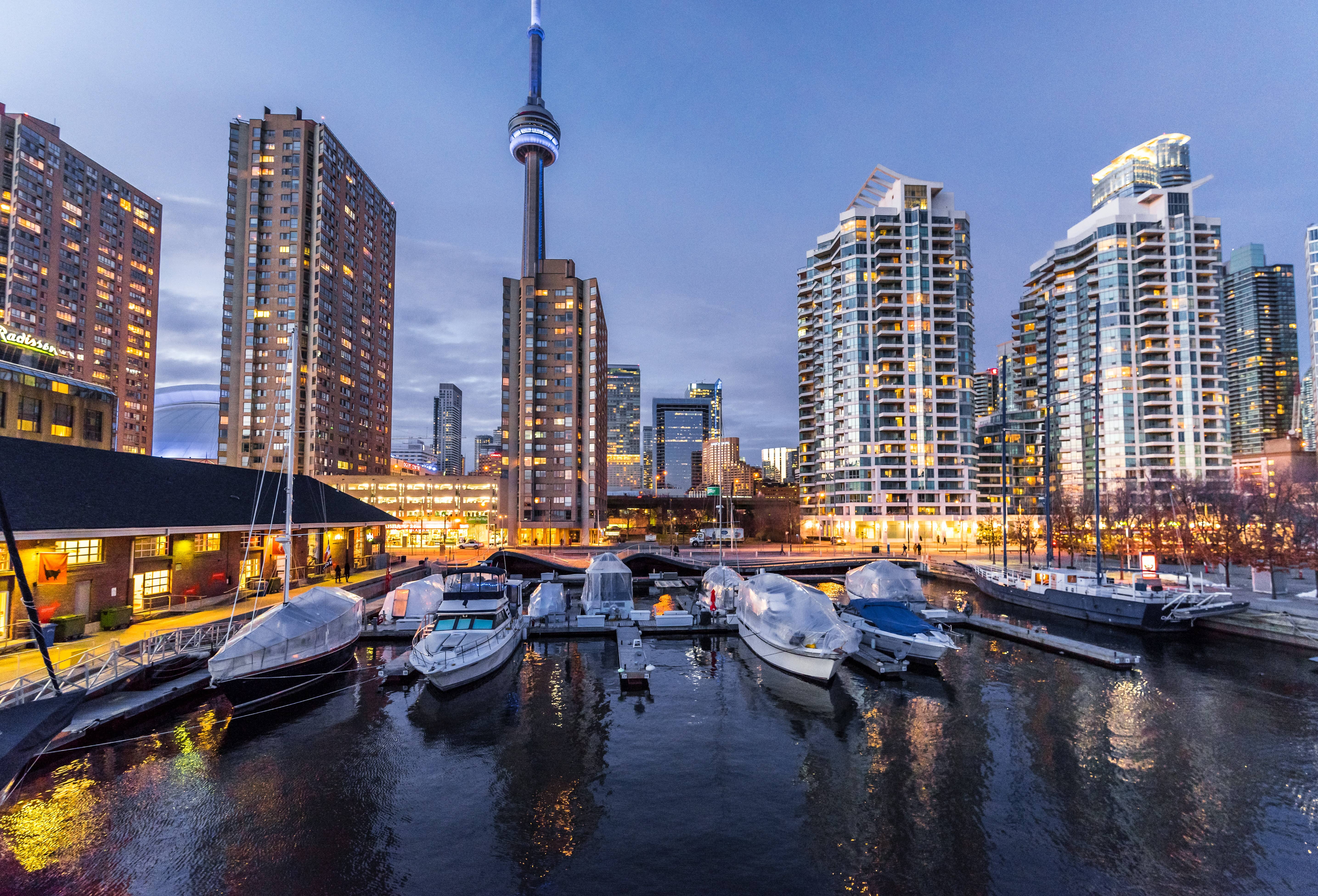 Toronto, Kanda (Sumber foto: Unsplash/Eugene Aikimov)