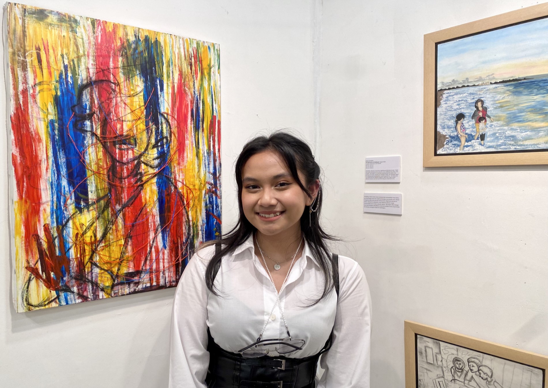 Maria Emmanuelle Carmeline dengan karya Human Nature (Sumber Foto: Hola PR)