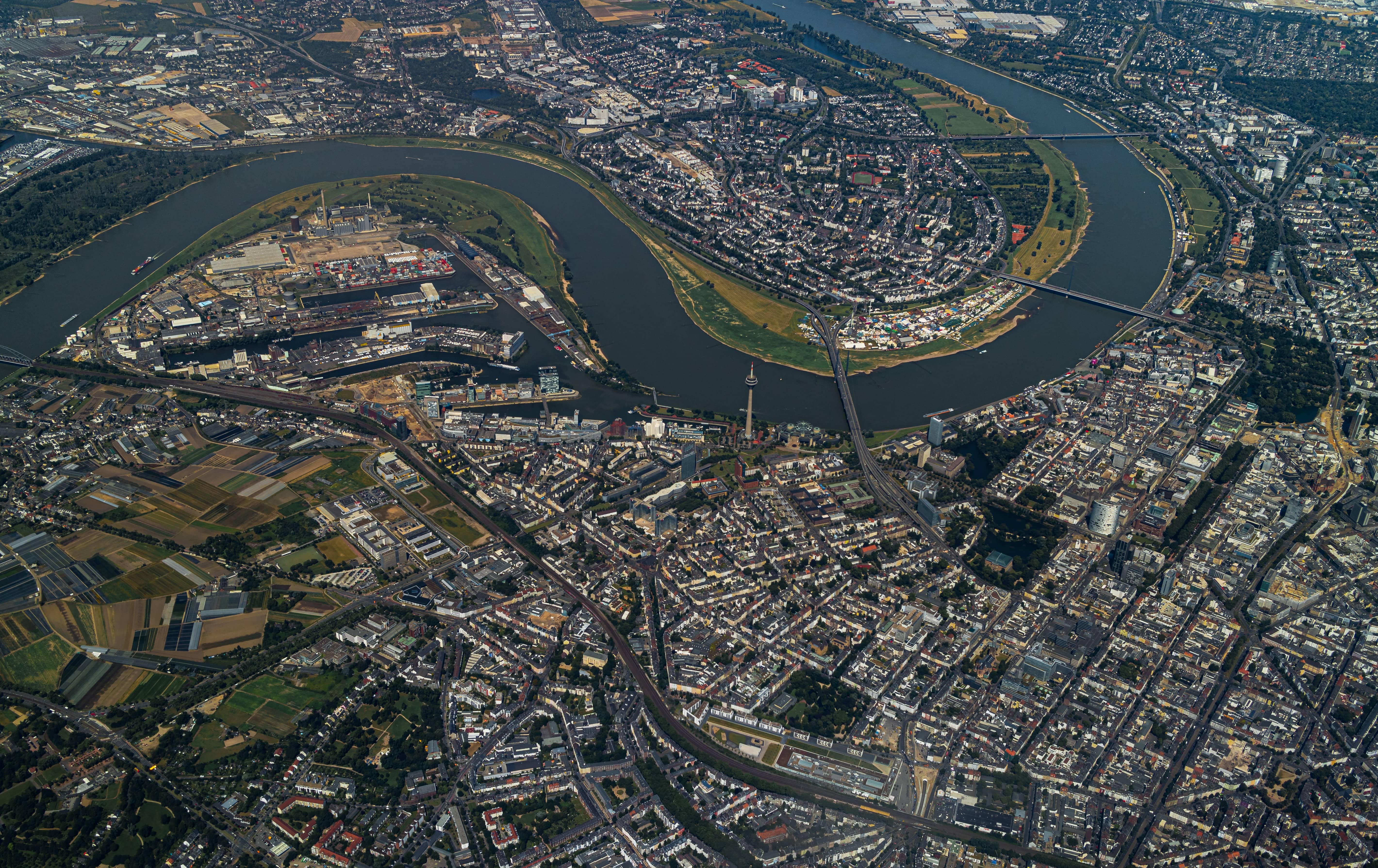 Dusseldorf (Sumber foto: Unsplash/Dominik Luckmann)