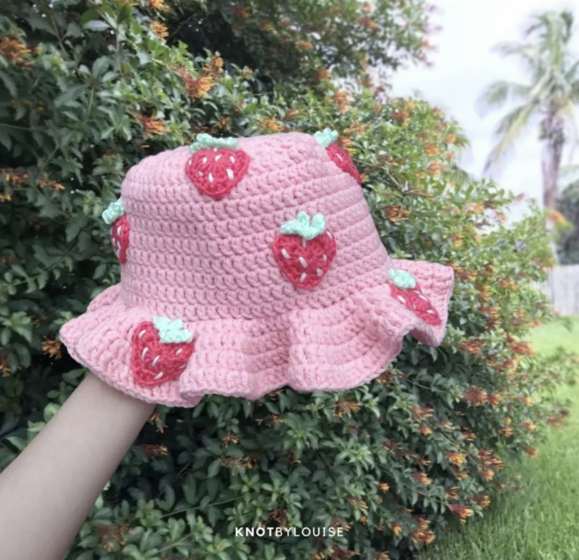 Topi Benang Rajut (Sumber gambar: Instagram @knotbylouise
