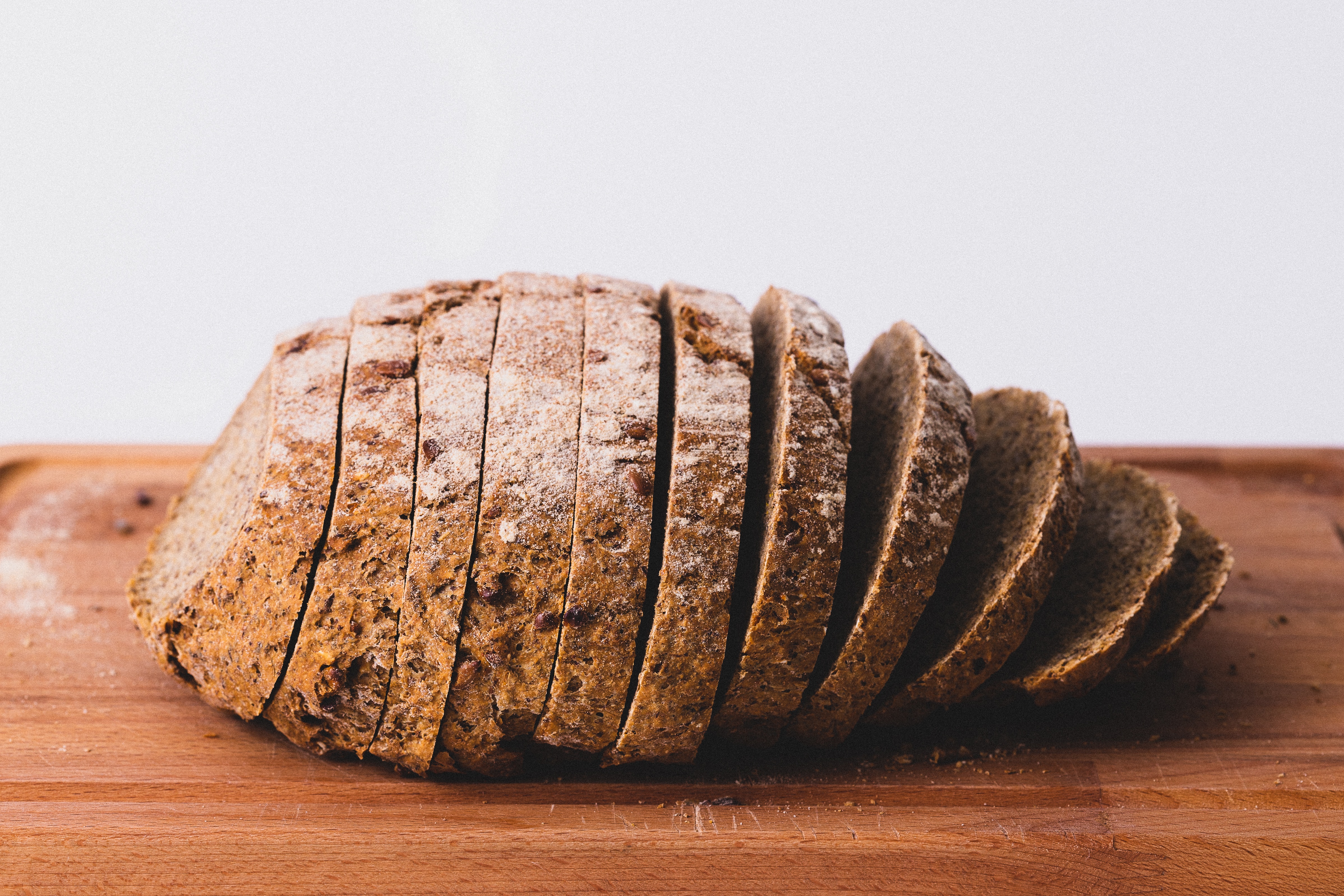Ilustrasi roti gandum (sumber gambar Unsplash/ Jude Infantini)