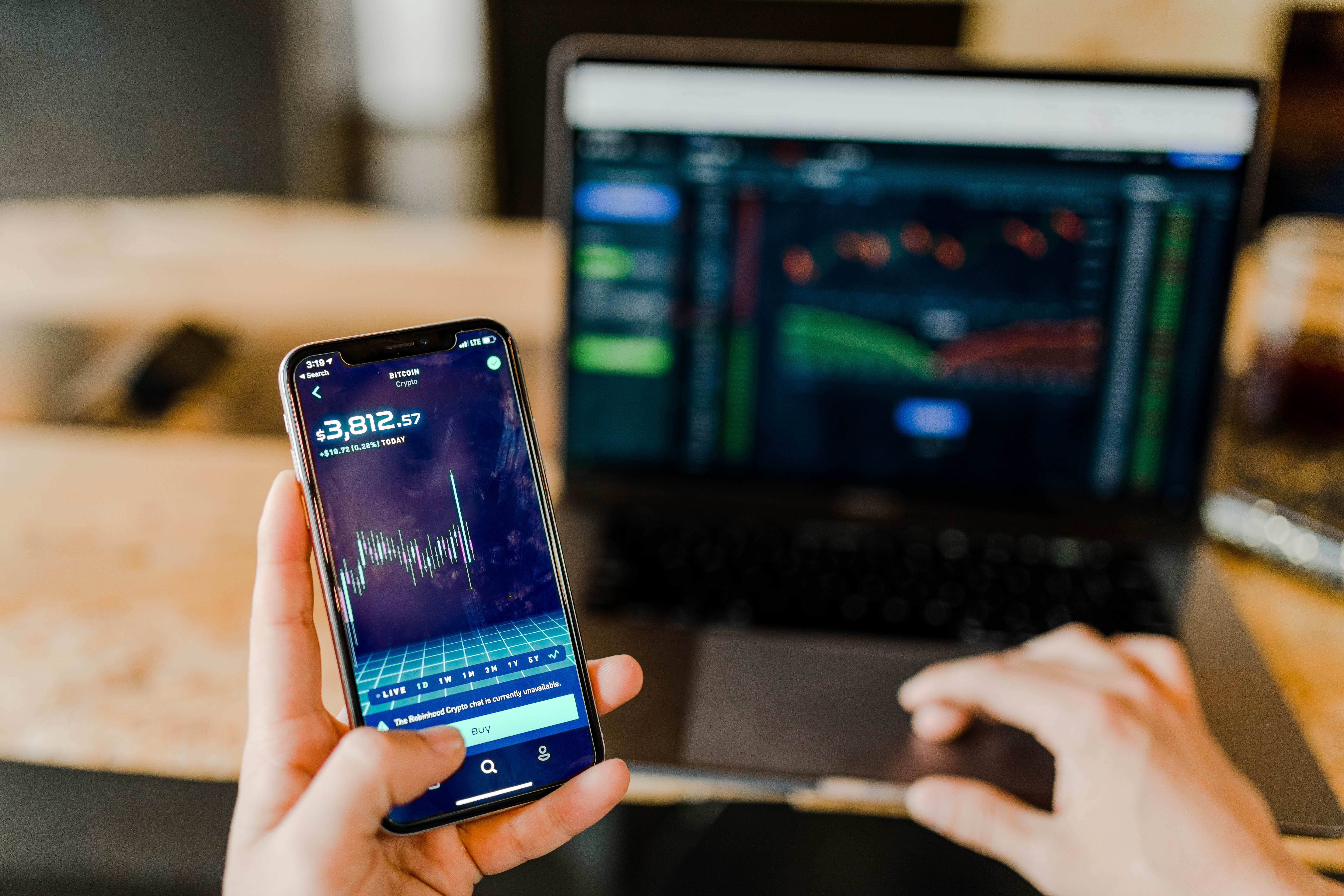 Ilustrasi investasi saham (Sumber gambar: Austin Distel/Unsplash)
