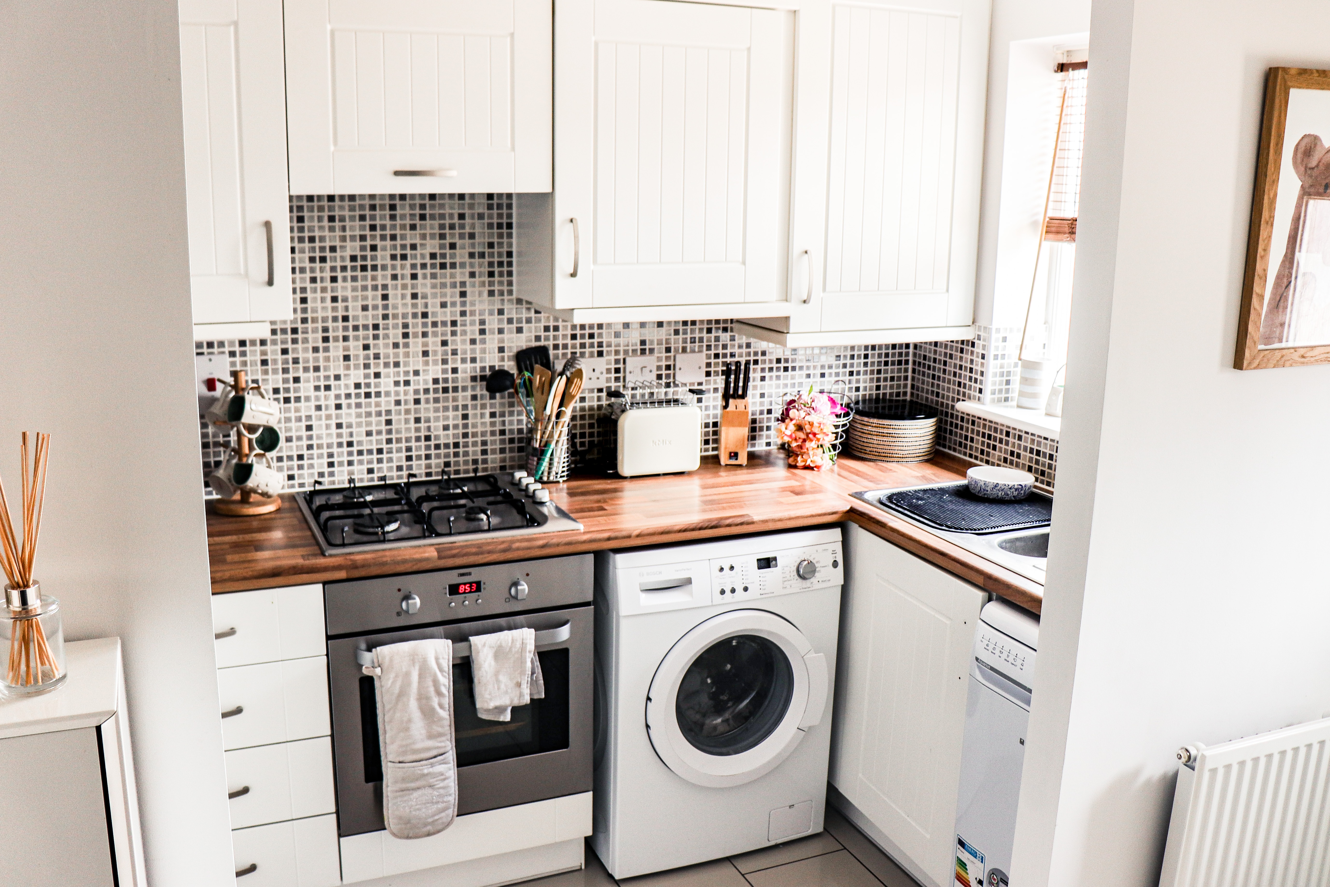Dapur Putih (Sumber foto: Unsplash/ Evy Prentice)