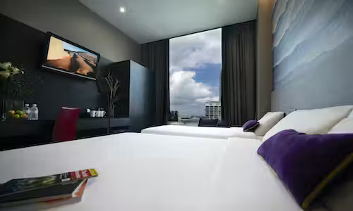 (Sumber: V Hotel Lavender)