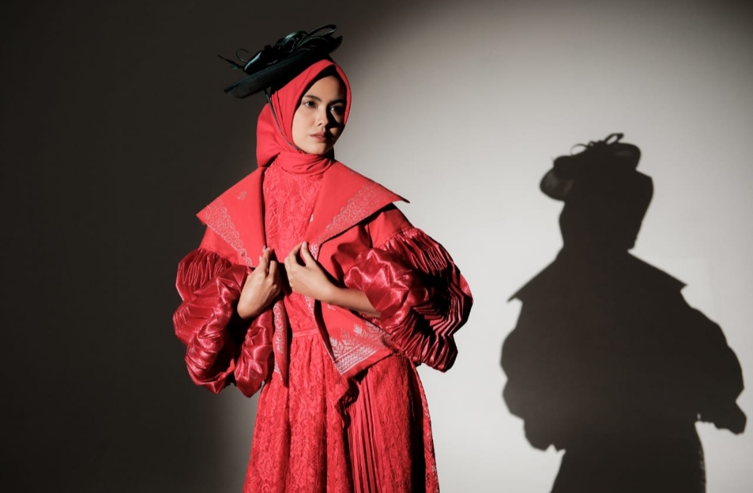 Adibusana rancangan Jeny Tjahyawati (sumber gambar : Jeny Tjahyawati)