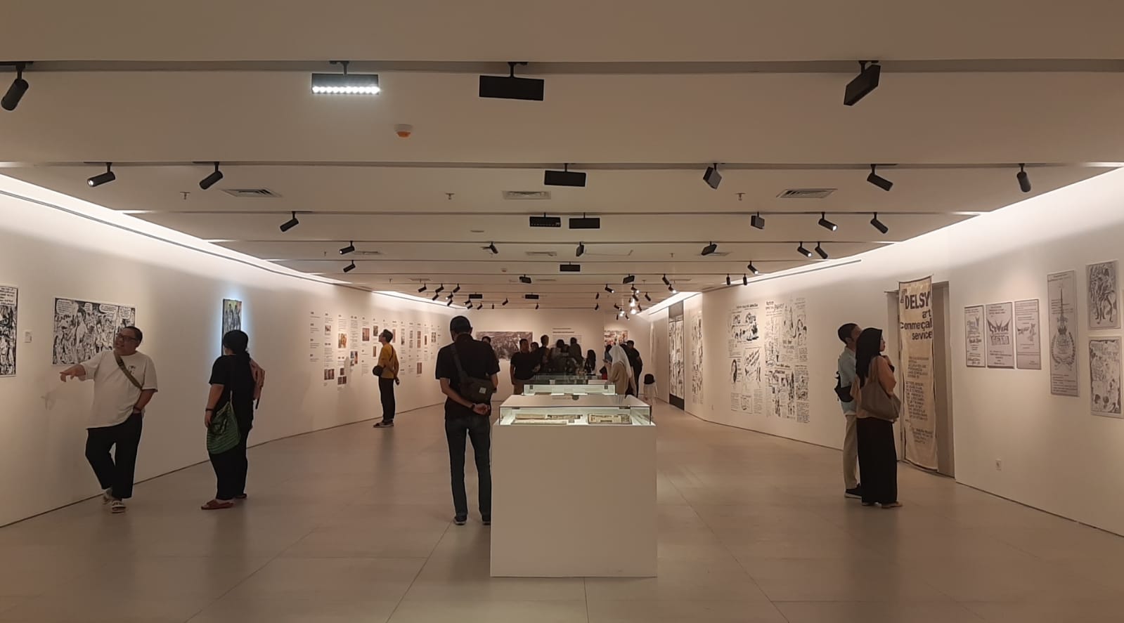 Suasana Pameran Silang Visual (sumber gambar Hypeabis.id/ Prasetyo Agung)