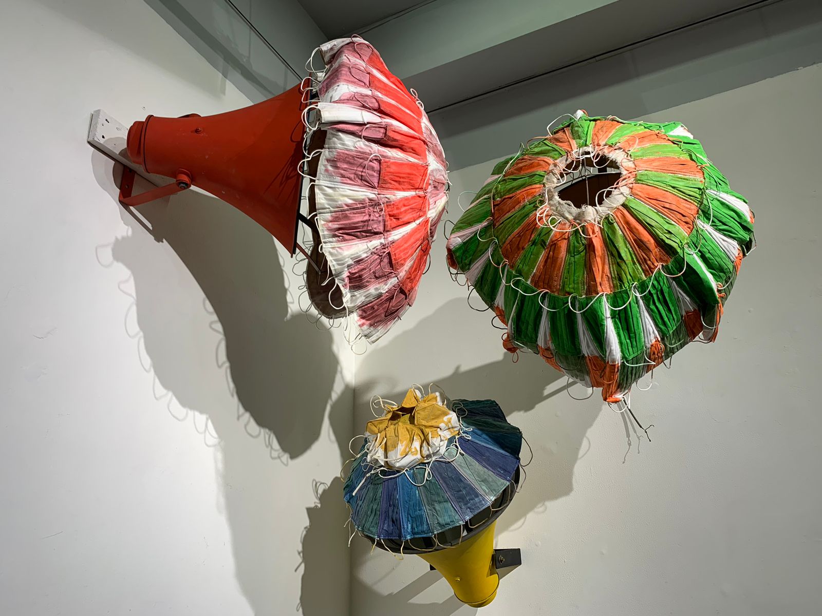 Sound Of Masker (2021), 107x123x10 cm, Nindityo Adipurnomo. (Sumber gambar: Hypeabis.id/Luke Andaresta)