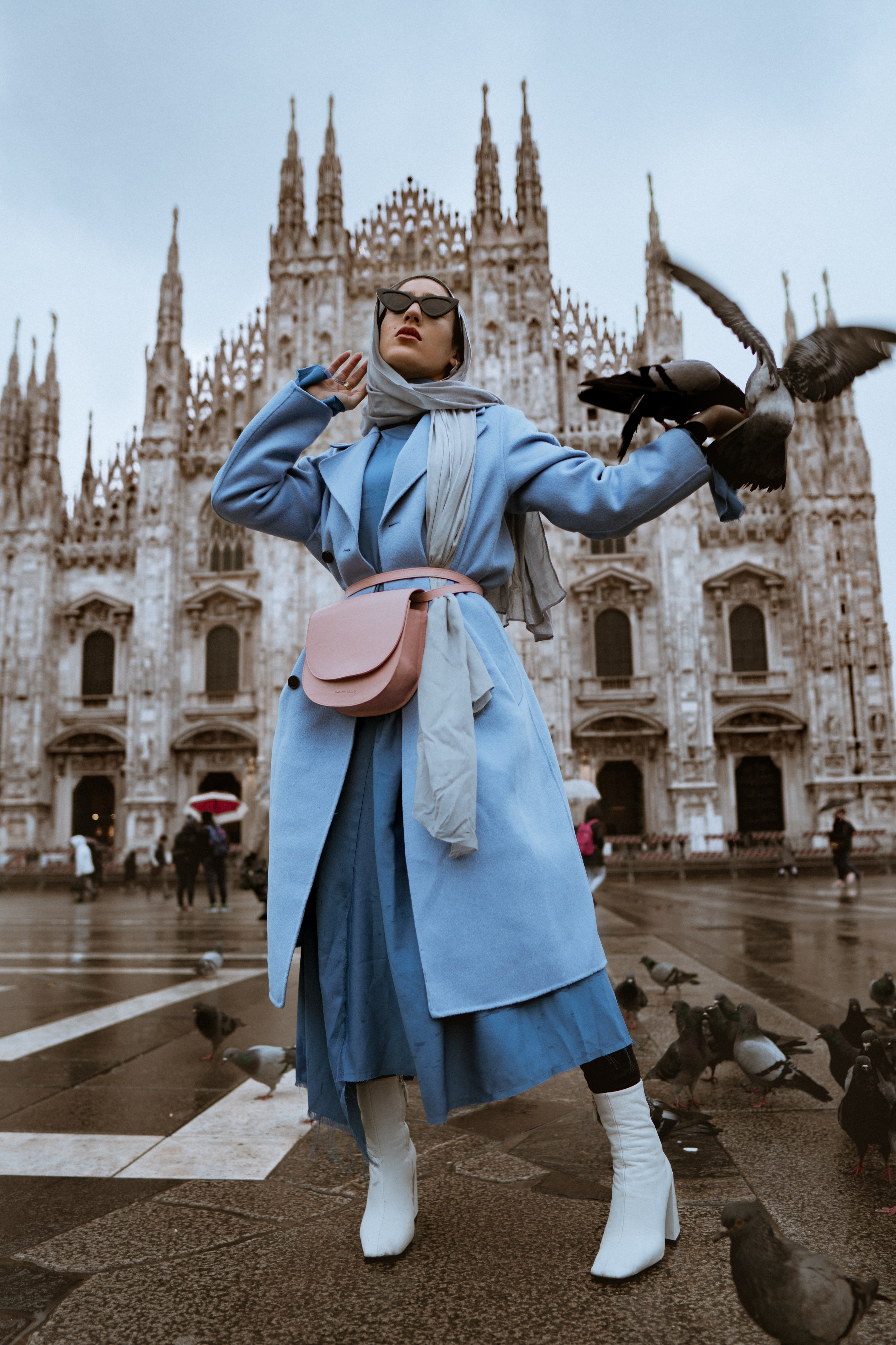 Pastel blue blazer (Sumber gambar: Alexi Romano/Unsplash)