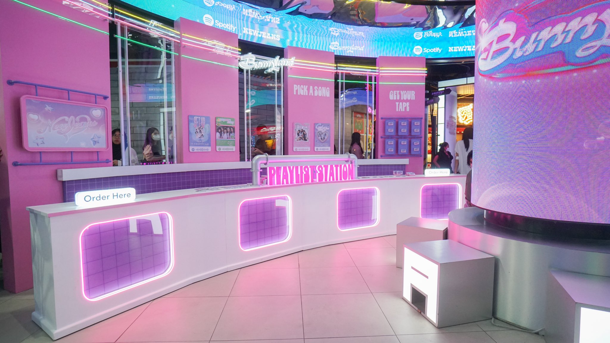 Bunnyland di Jakarta (Sumber gambar: twitter.com/SpotifyID)