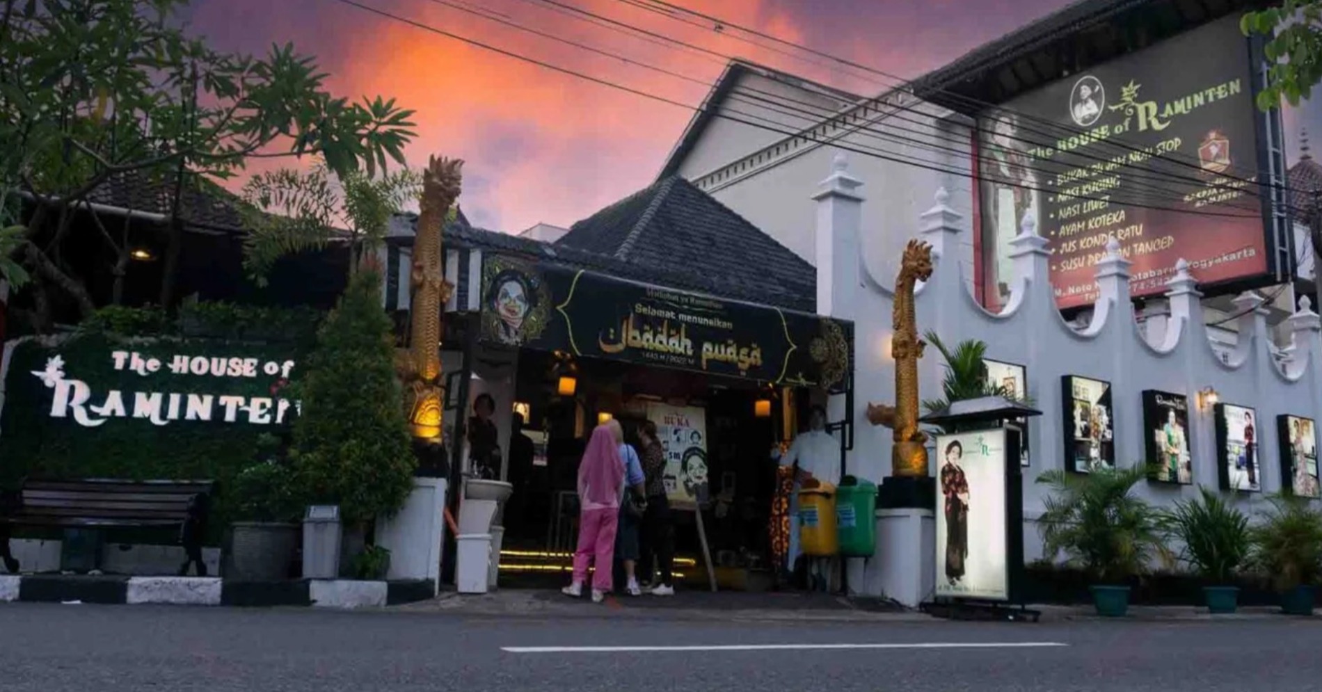 Restoran The House of Raminten, Suguhkan Menu dan Suasana Tradisional Jawa